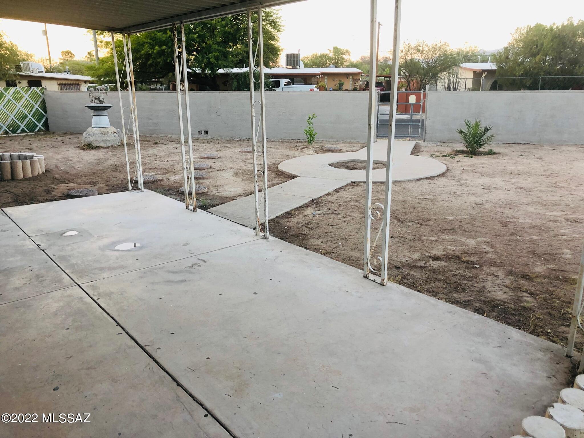 Michigan Manor - Residential