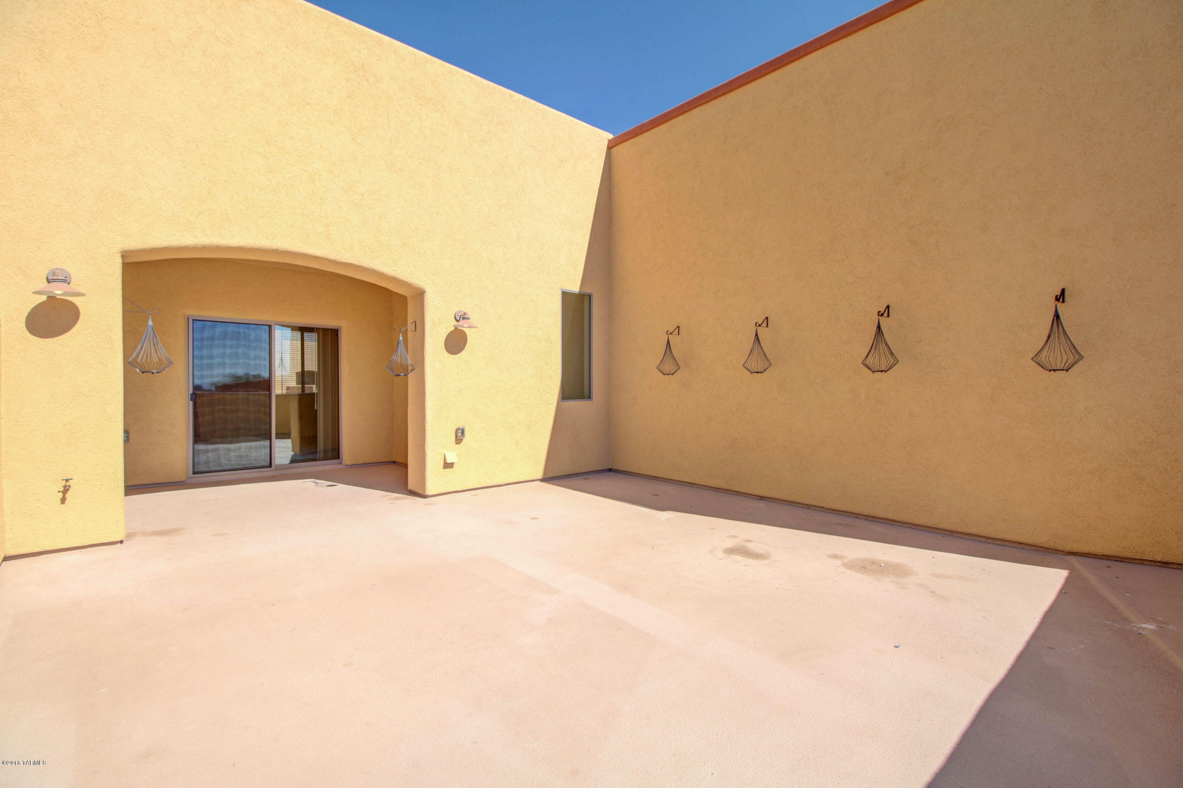 River Walk (1-140) - Residential Lease