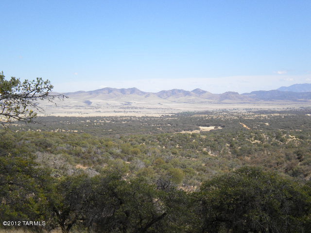 JUST REDUCED!!!WASHINGTON CAMP GETAWAY. Small bungalow on over 20 acres of patented mining property surrounded by national forest. This property would make a great weekend, vacation home or for the person who wants to get away from it all and enjoy this peaceful, serene setting. San Rafael Valley views, forested land, totally fenced. Private and remote.