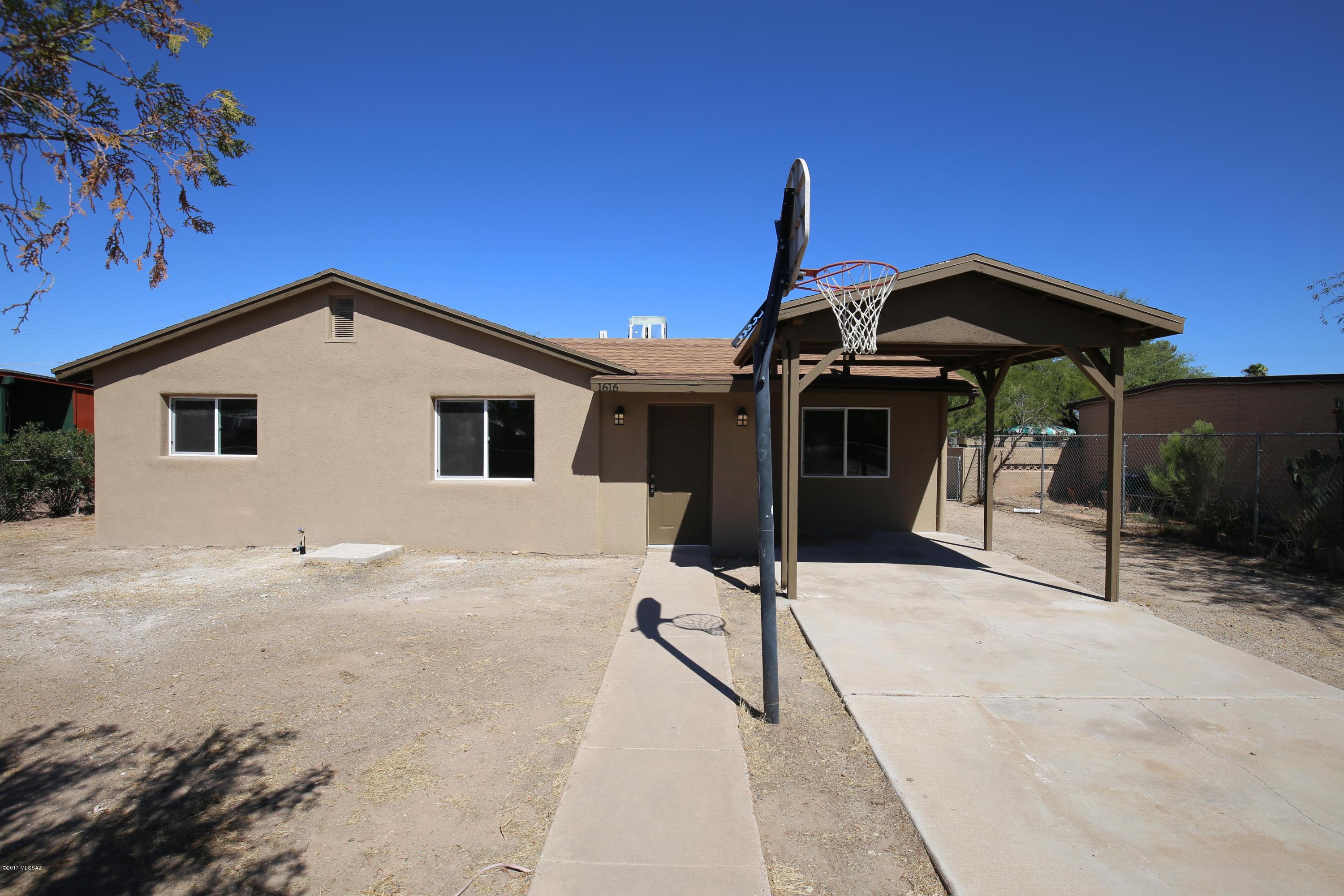 Newly remodeled home in West Tucson!New paint! New Tile! New Kitchen Appliances!