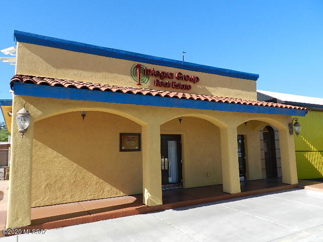 Beautiful Commercial Building with huge potential for any business; Dental, Veterinary, Clinic or even a Drive-Thru Restaurant or Coffee Shop, access
through Grant Rd and/or 13th Ave. Great transit location with approximately 32,988 cars passing daily thru the property. Building was completely redone in
2008, previous building was demolished. In very close proximity to I10 (less than half mile). I-1 Zoning, providing use for; agriculture, civic, commercial,
industrial, retail, storage, utility, and wholesaling uses may also be permitted.