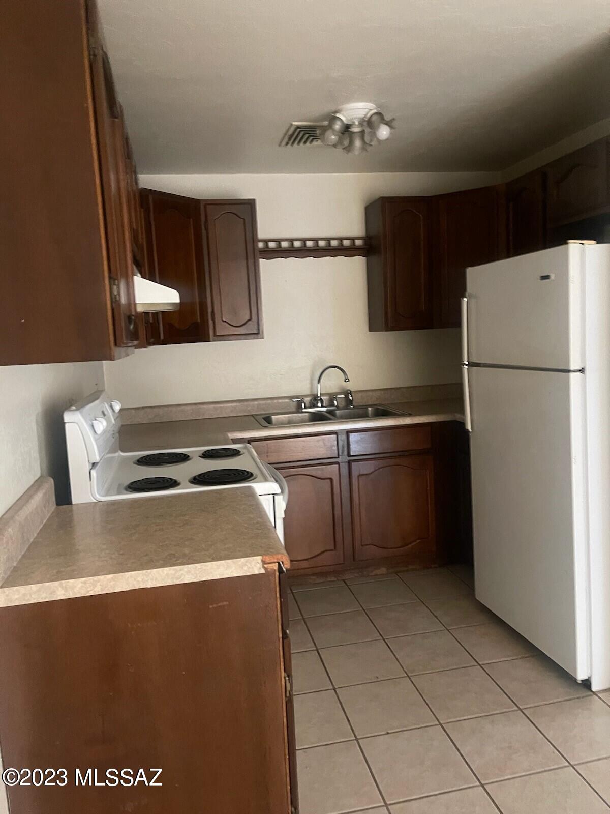 Unsubdivided - Residential Lease