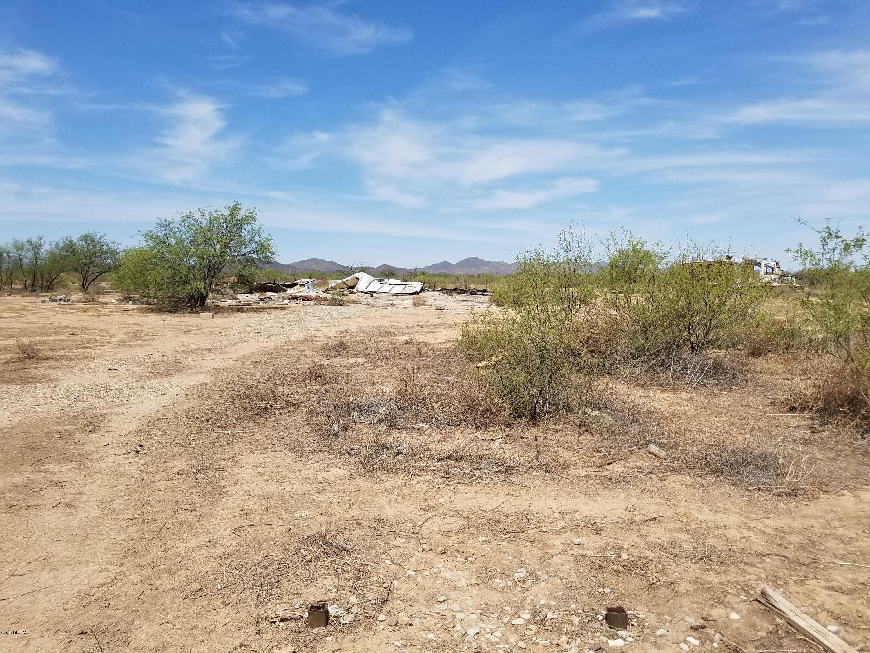 Large vacant lot in quiet southwest Tucson.