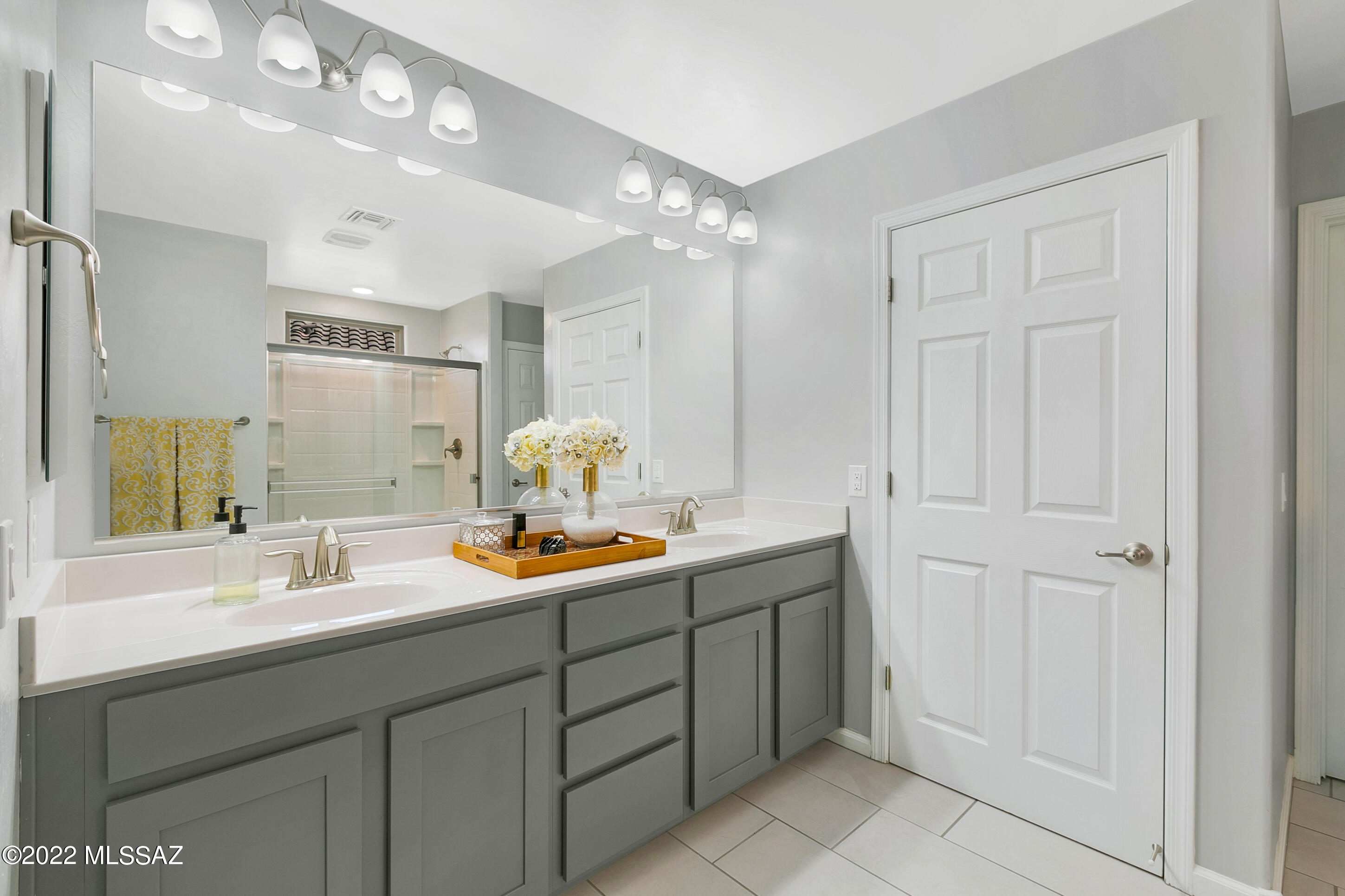 Vista Del Lago Norte SQ20140780198 - Residential