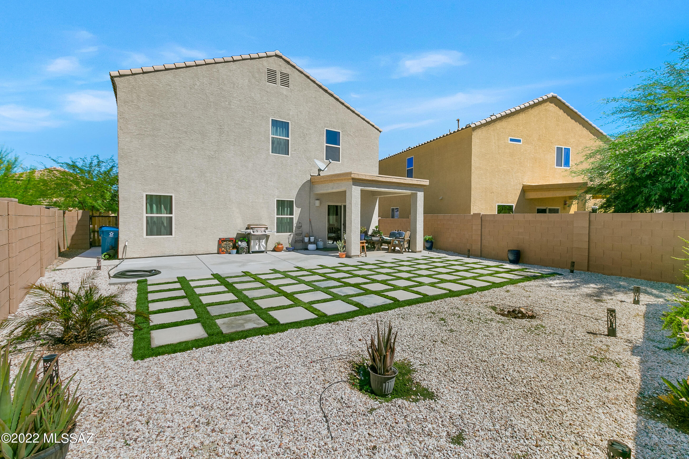 Vista Del Lago Norte SQ20140780198 - Residential