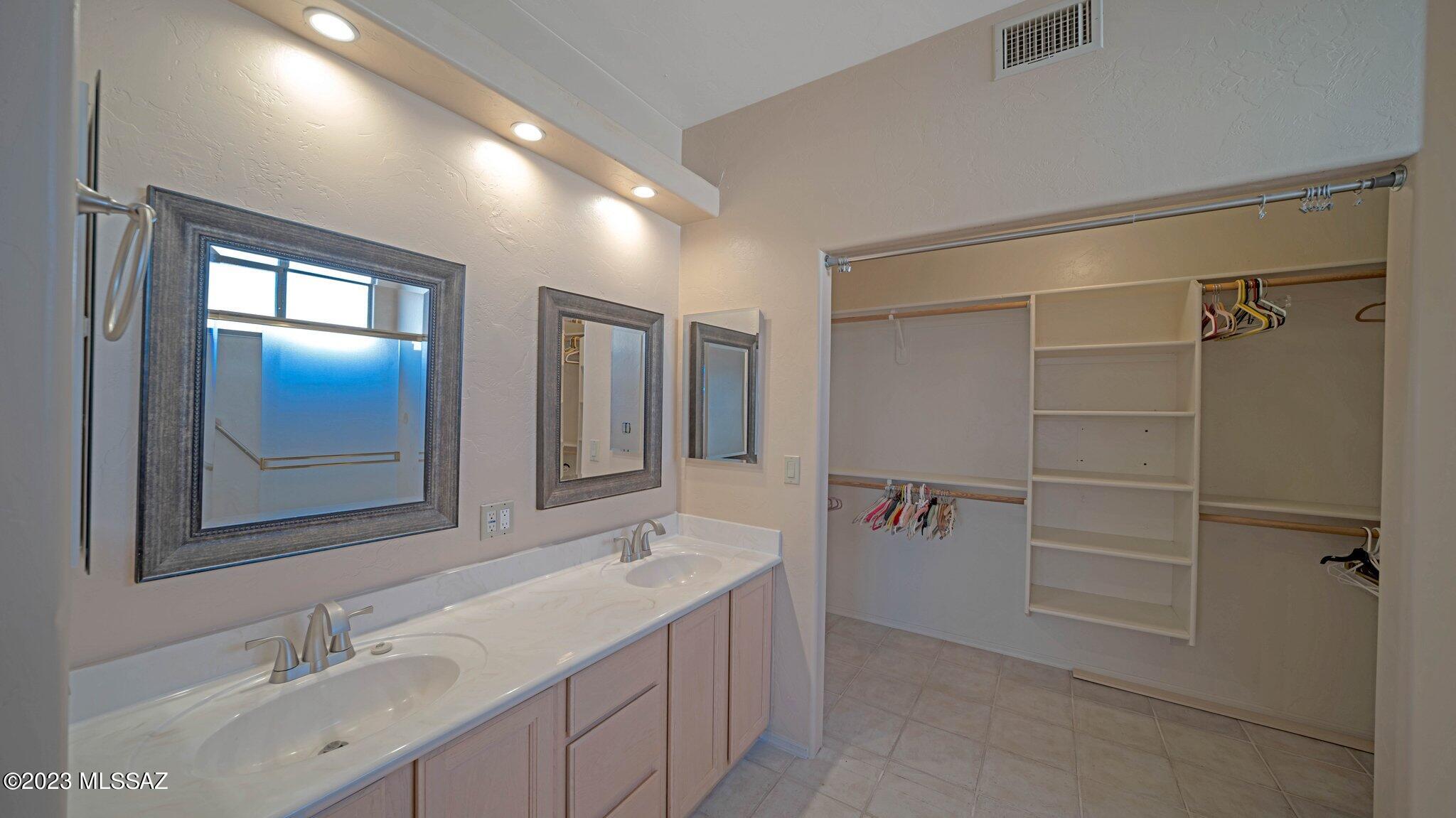 Colonia De Los Alamos - Desert Creek - Residential