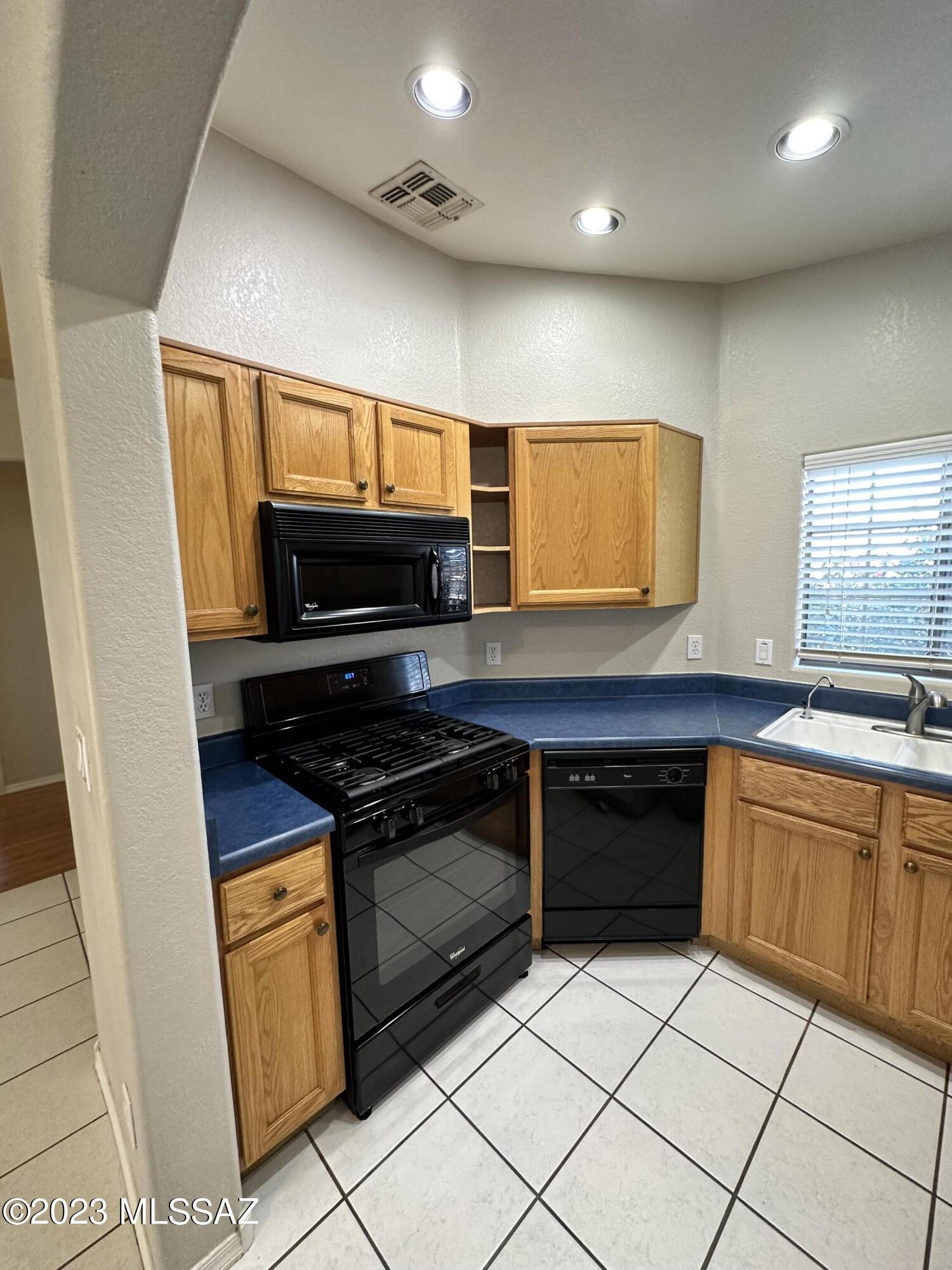 Continental Ranch (1-148) - Residential Lease