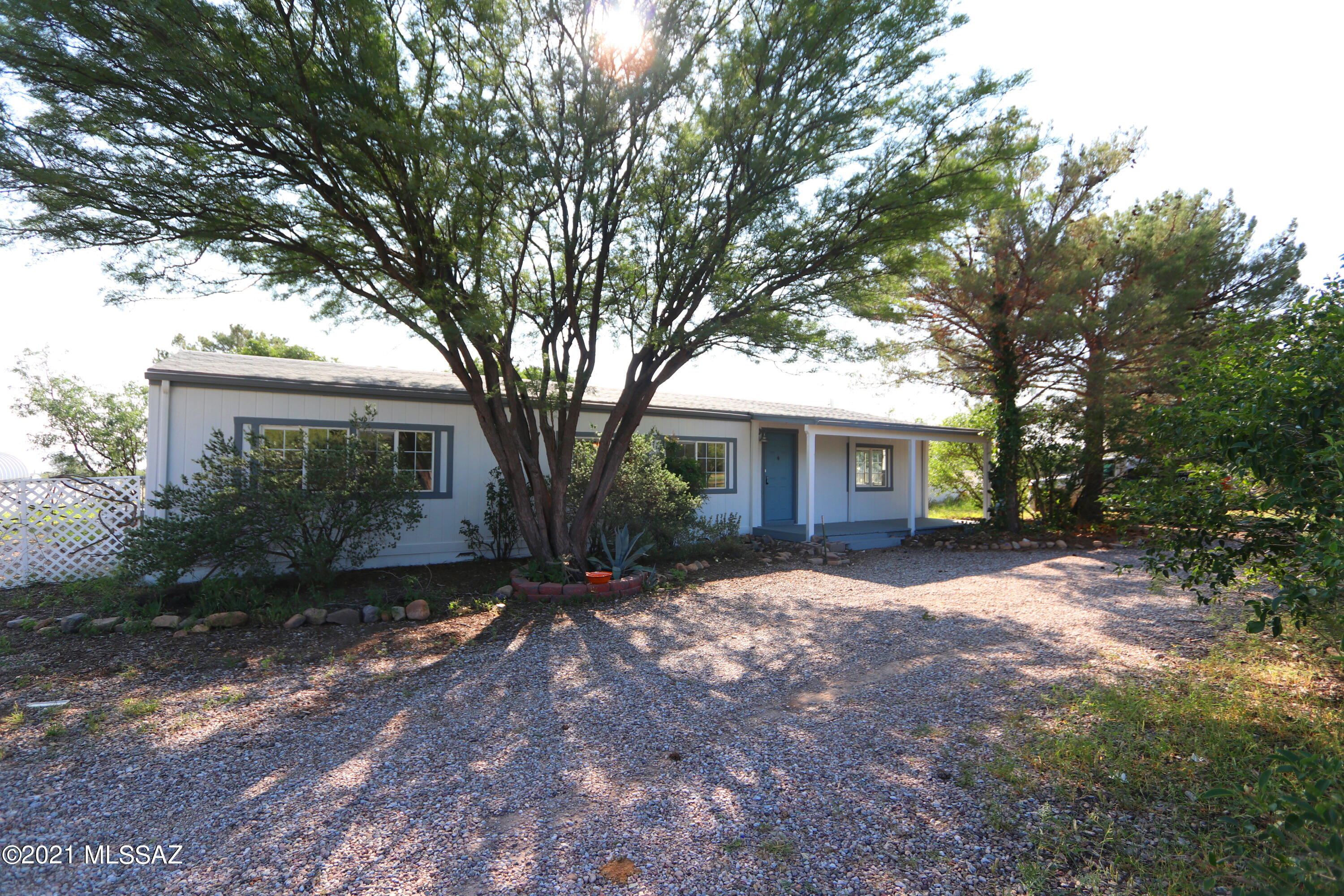 Updated 3bedroom 2 bathroom home in beautiful Hereford, AZ.