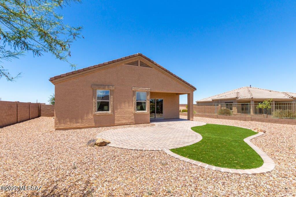 Saguaro Bloom SQ20180540069 - Residential