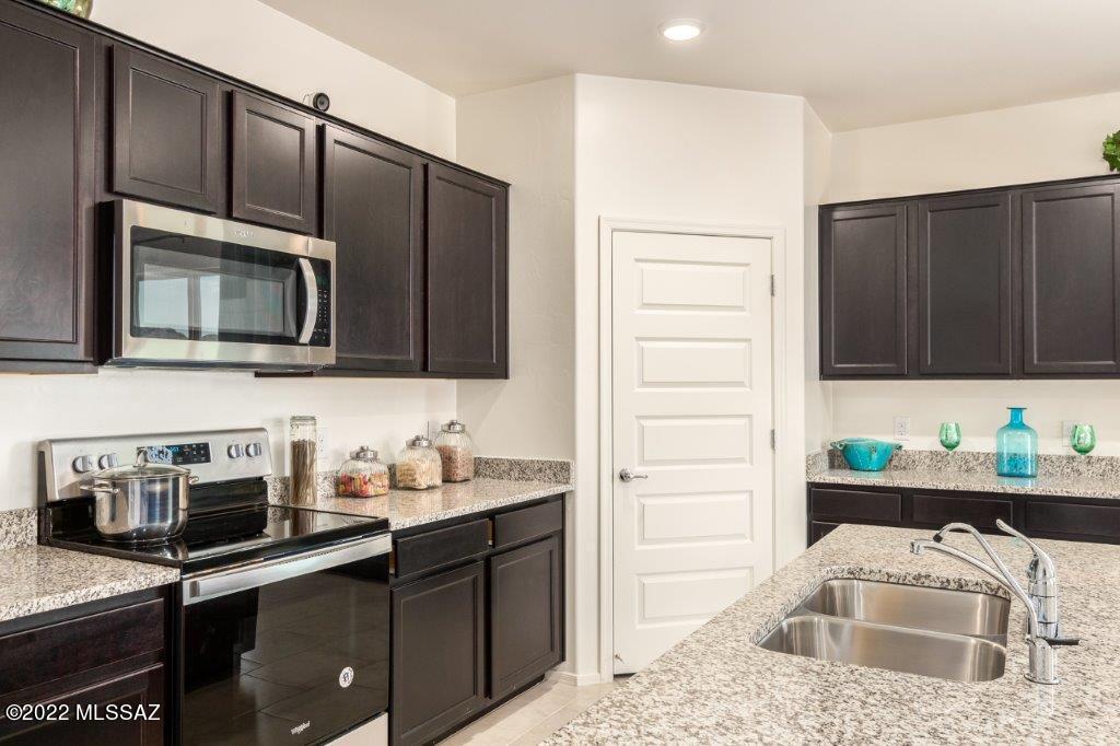 Saguaro Bloom SQ20180540069 - Residential