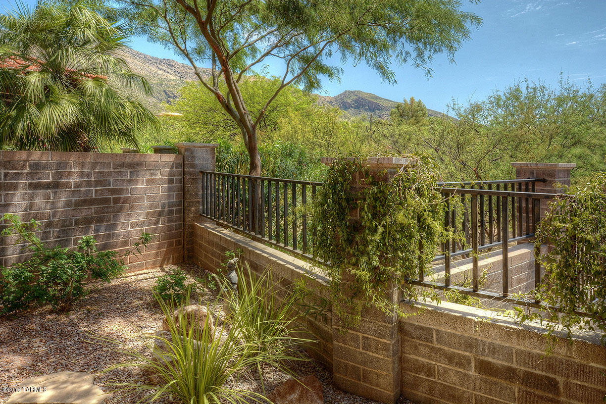 Las Ventanas (1-57) - Residential