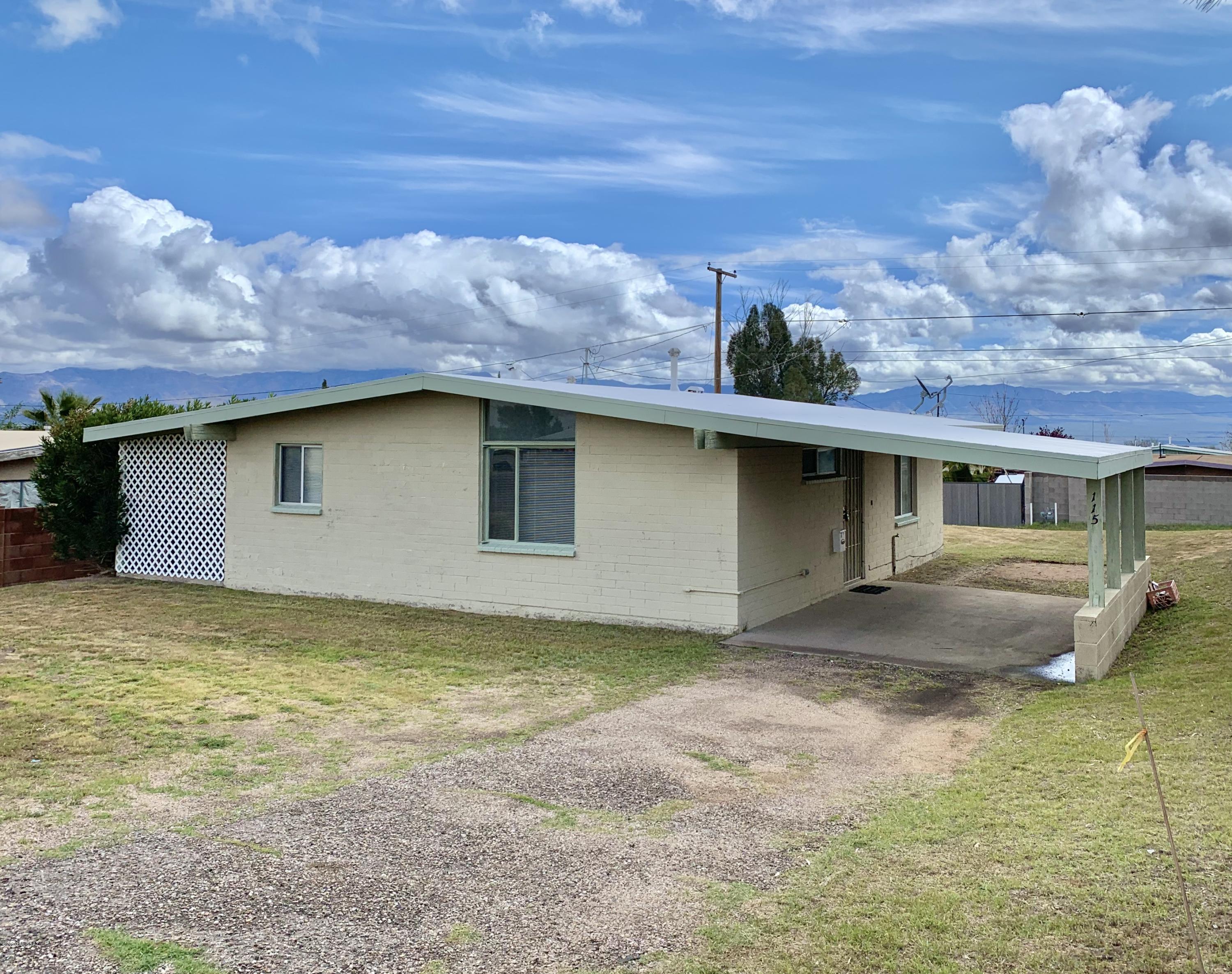 Super clean and well maintained 2-bed 1-bath home with an updated kitchen and updated bathroom. Completely move-in ready with kitchen appliances included. Large backyard features a fenced-in patio area.

Please text 520-490-5232 with property address and your email for deposit info, application, and to schedule a showing.