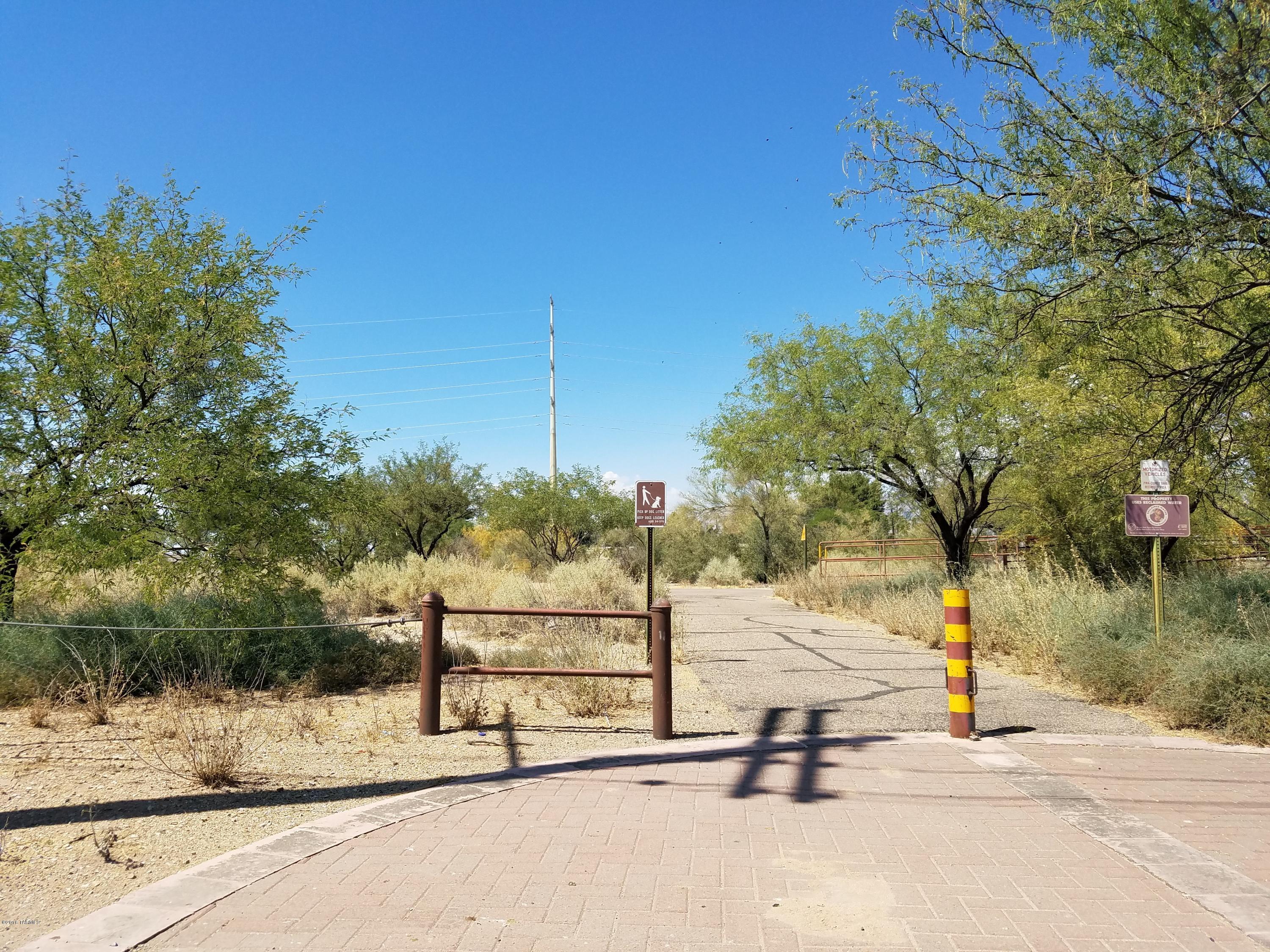El Rio Acres - Land
