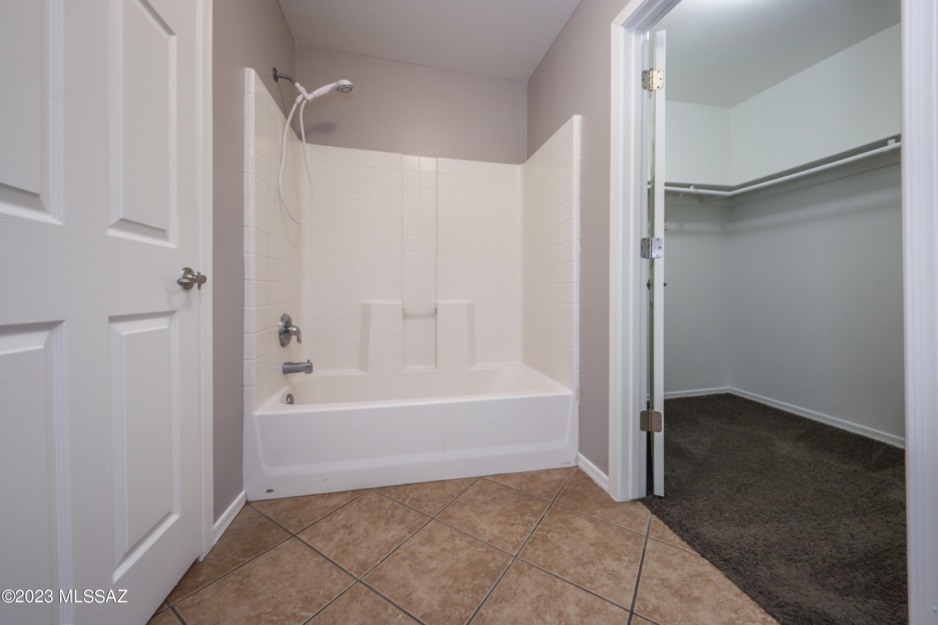 Valencia Reserve South (1-315) - Residential Lease