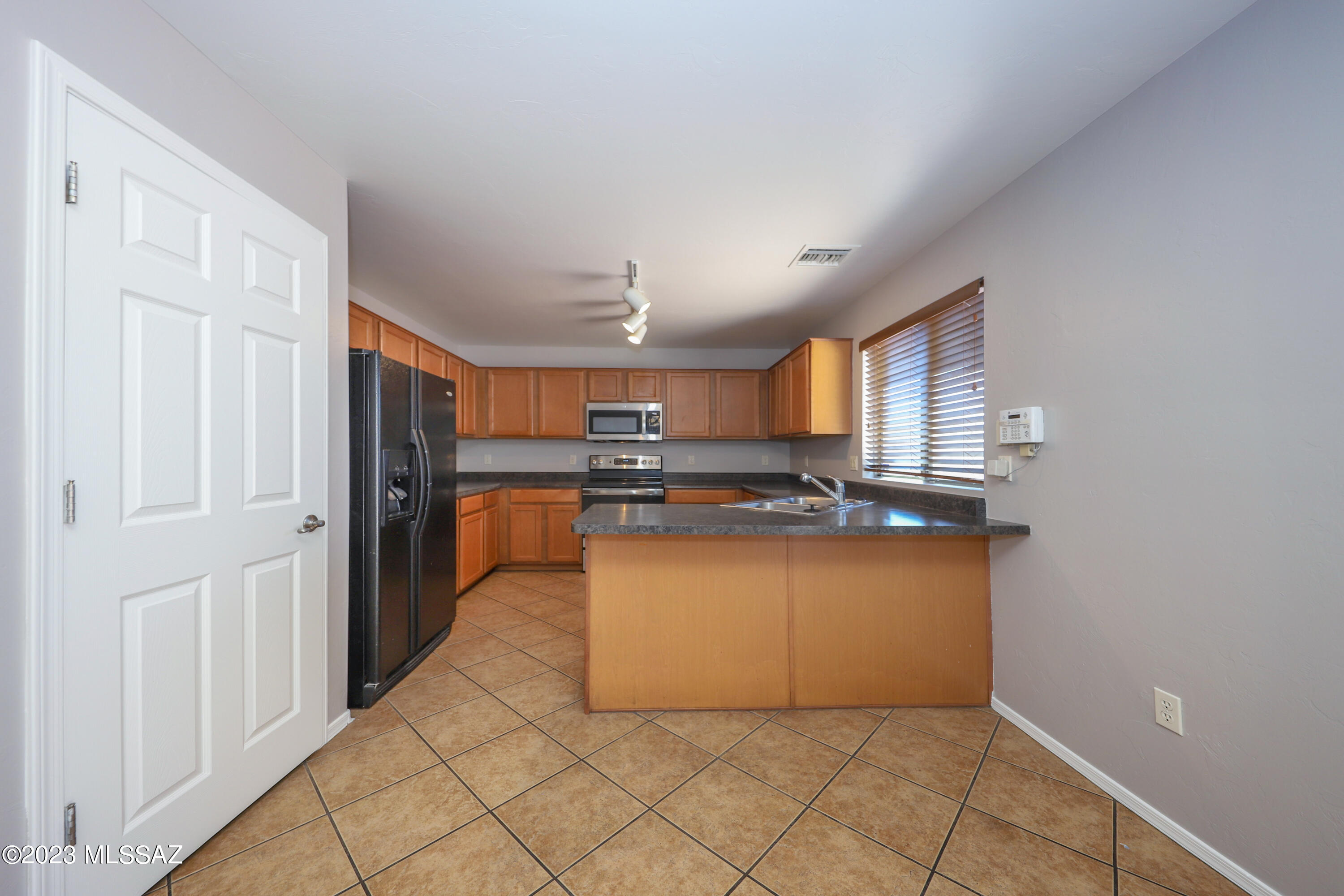 Valencia Reserve South (1-315) - Residential Lease