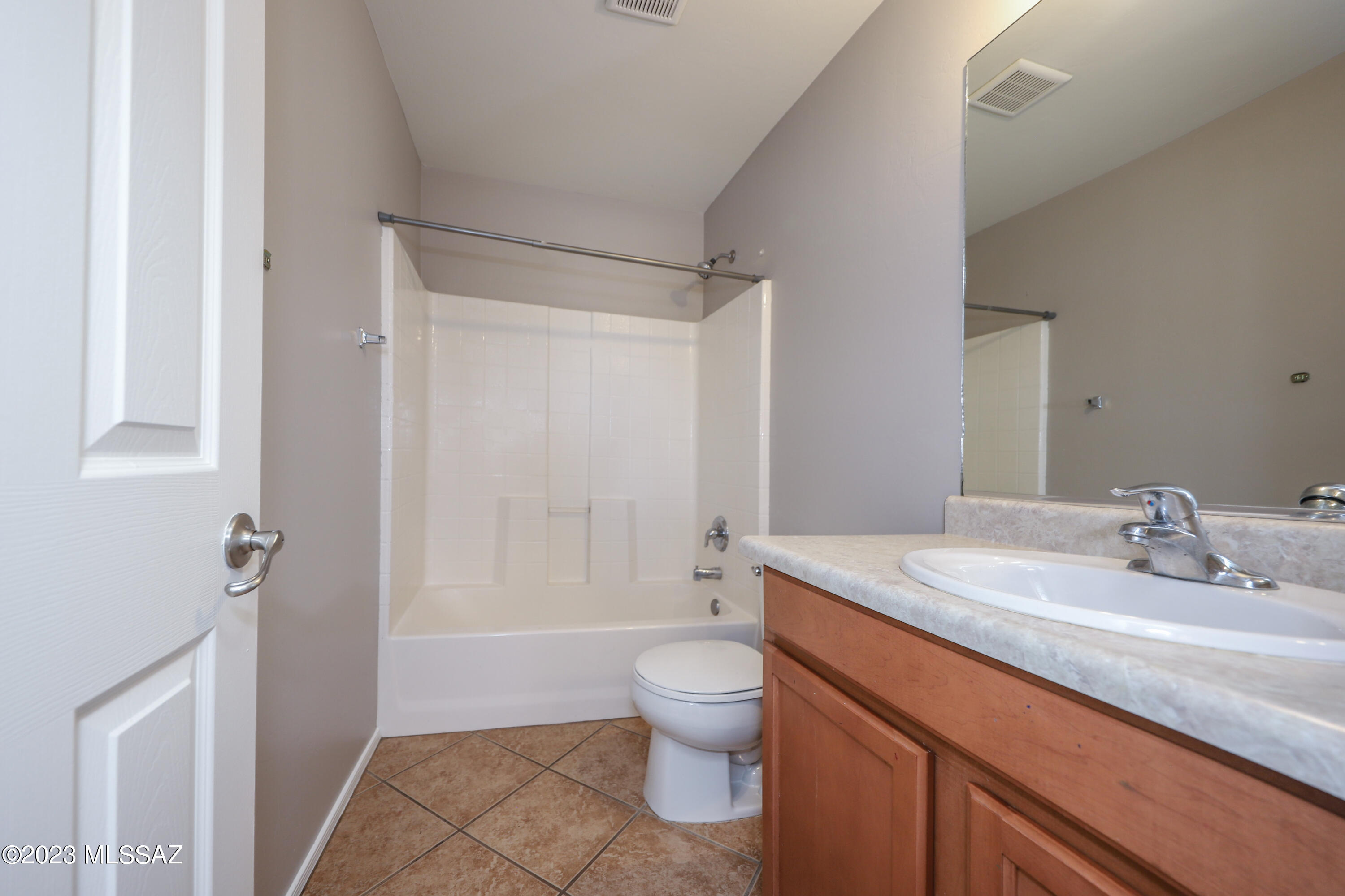 Valencia Reserve South (1-315) - Residential Lease