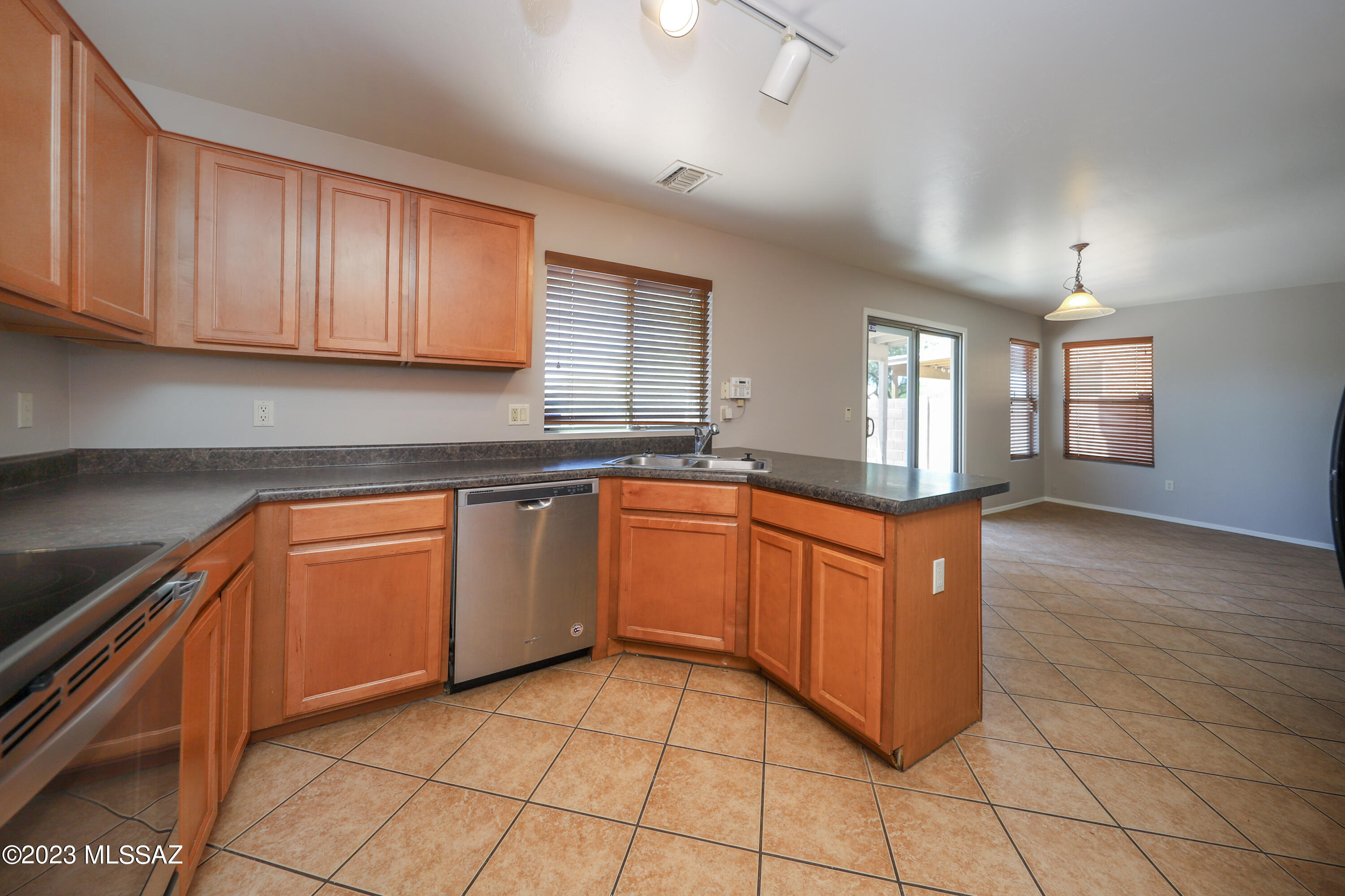 Valencia Reserve South (1-315) - Residential Lease