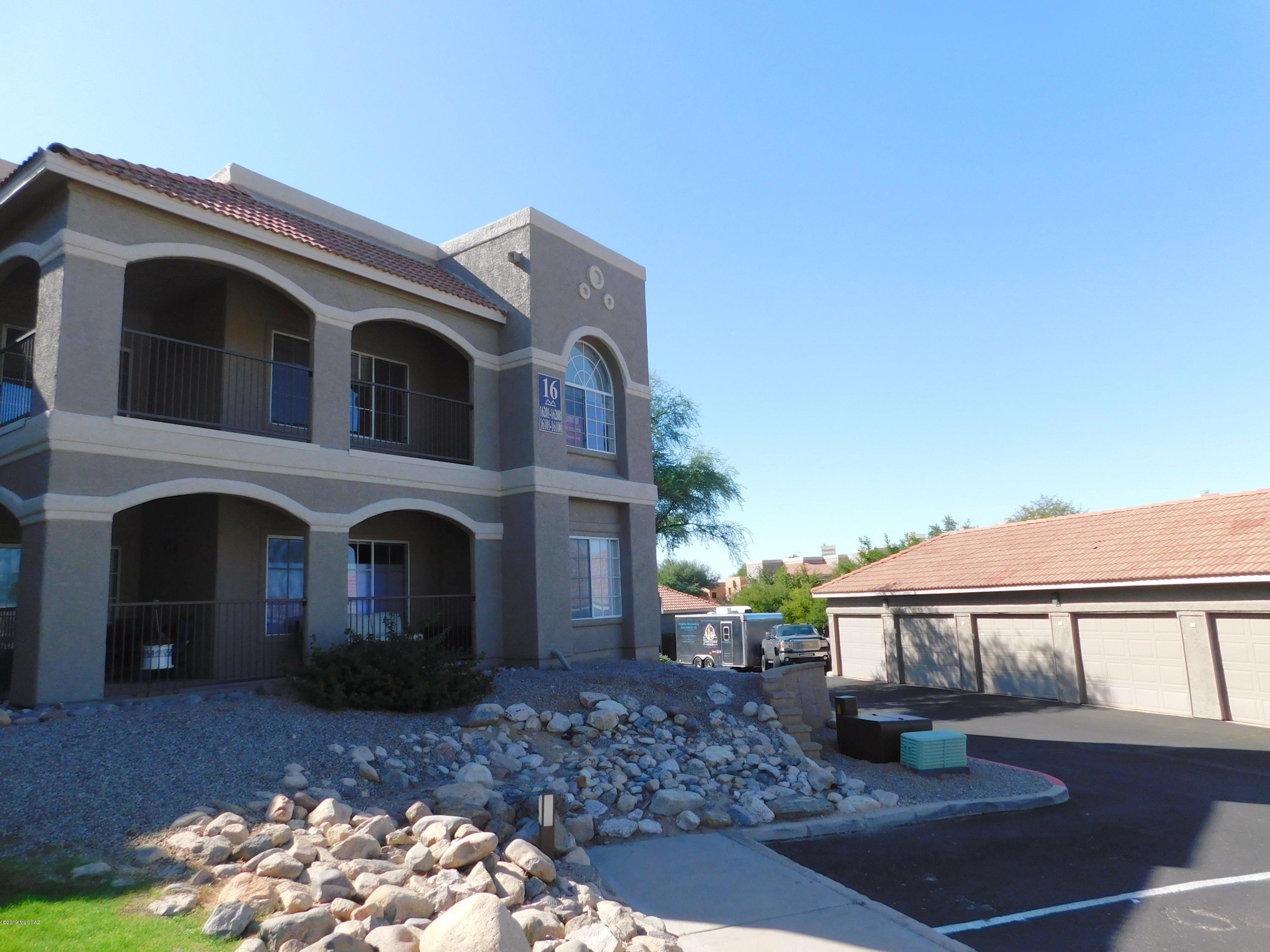 The Boulders at La Reserve Condominiums - Residential