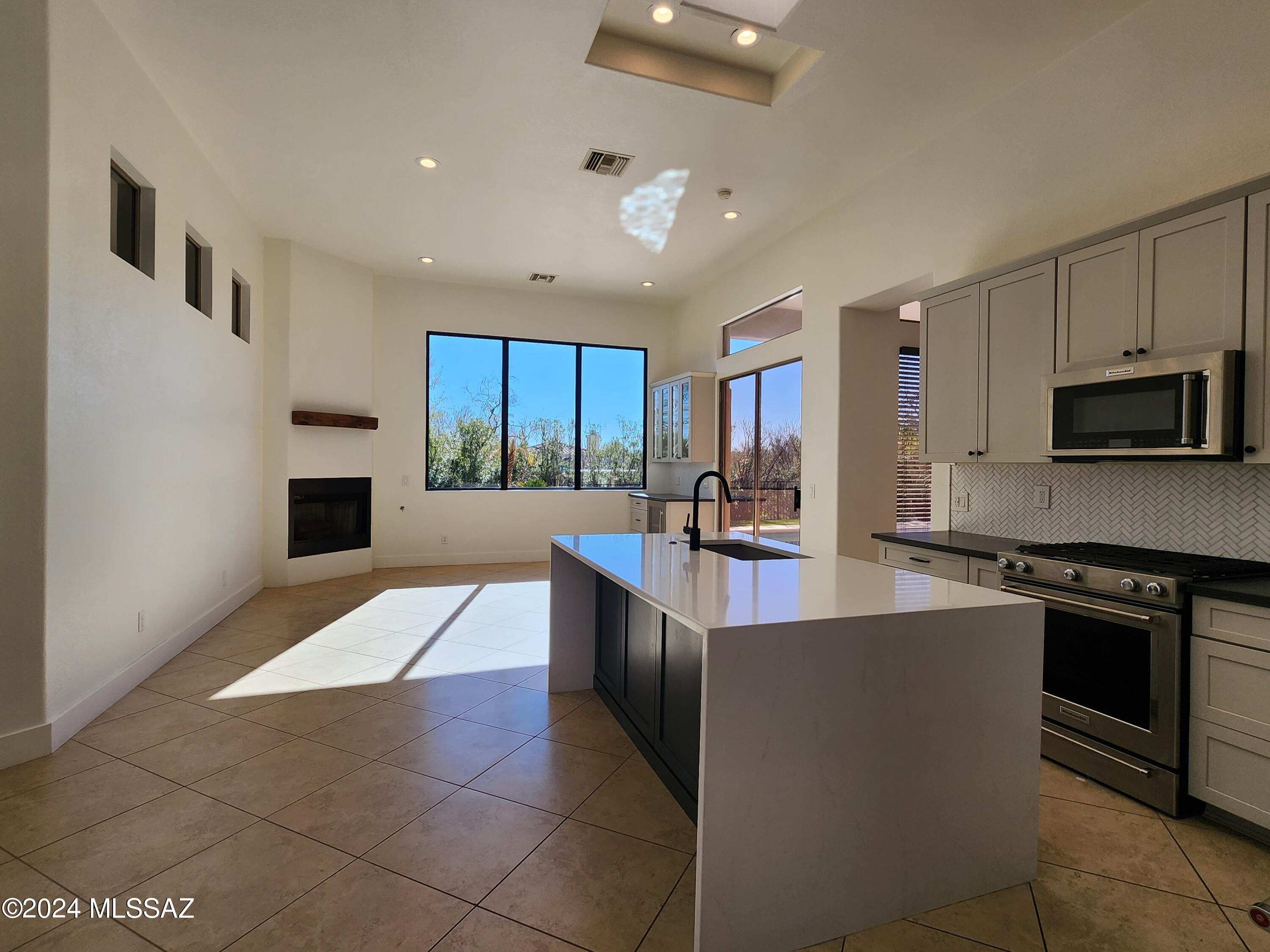 Montebella (1-42) - Residential Lease