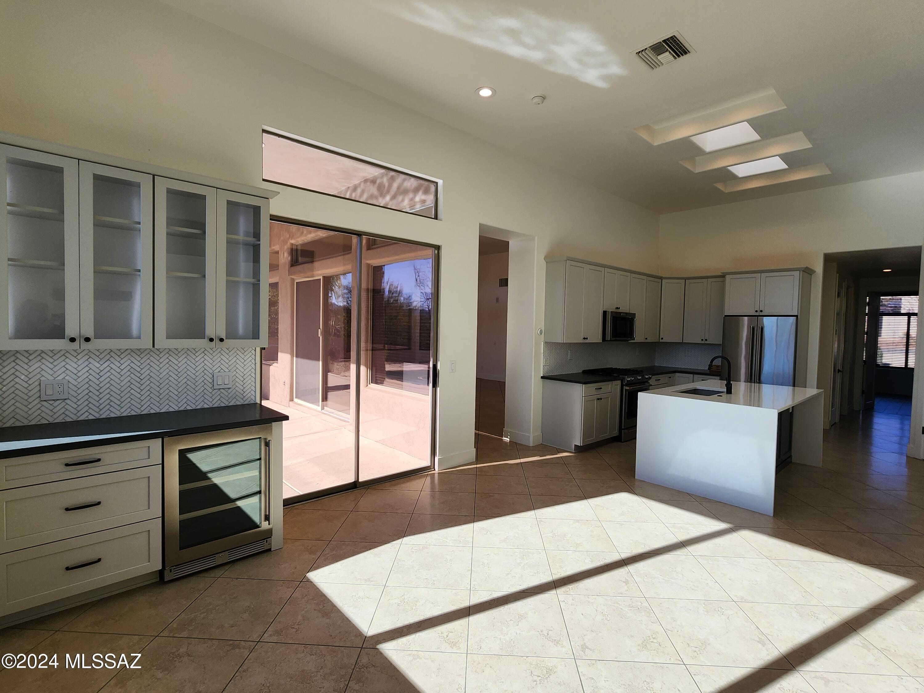 Montebella (1-42) - Residential Lease