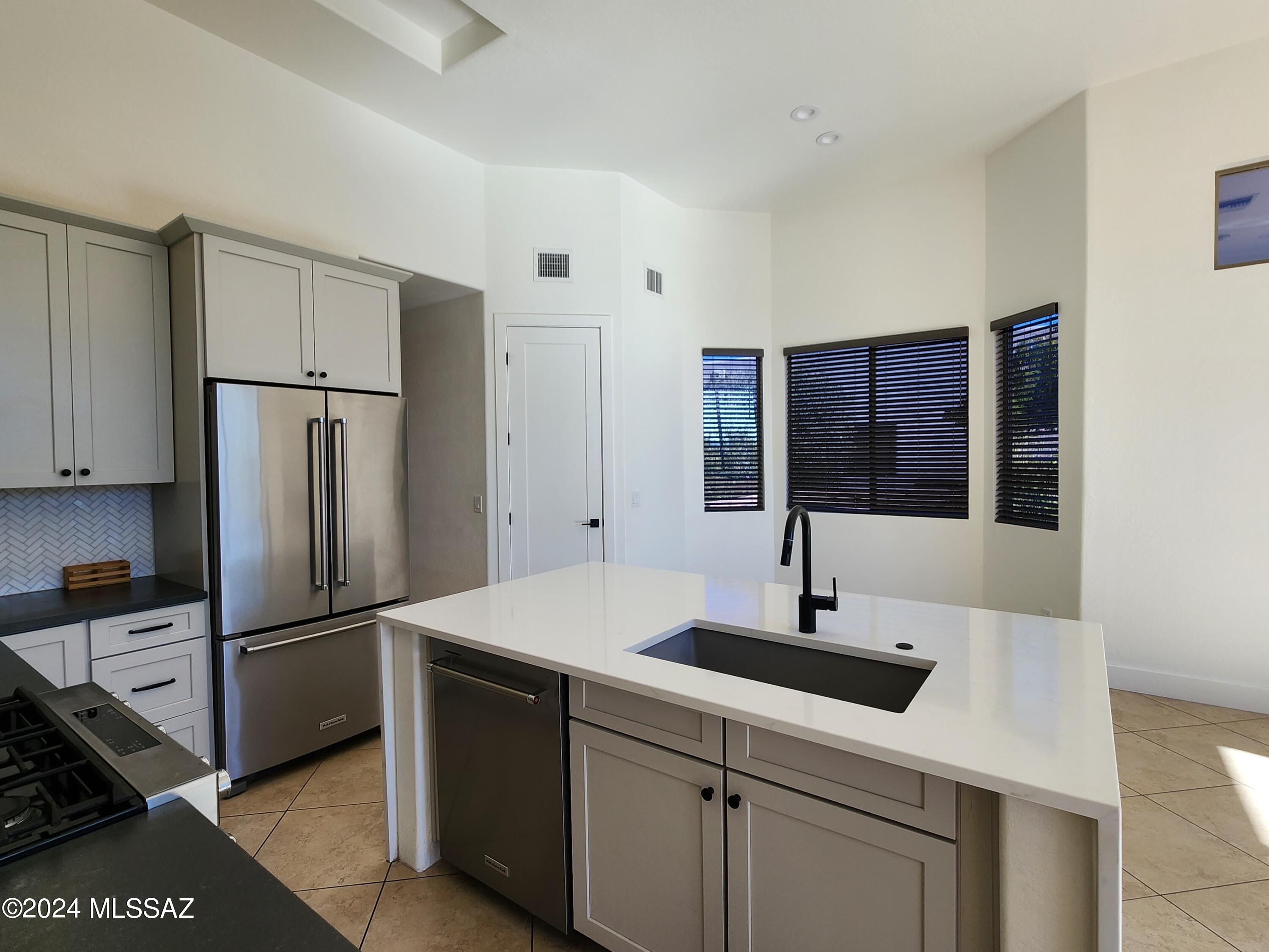 Montebella (1-42) - Residential Lease