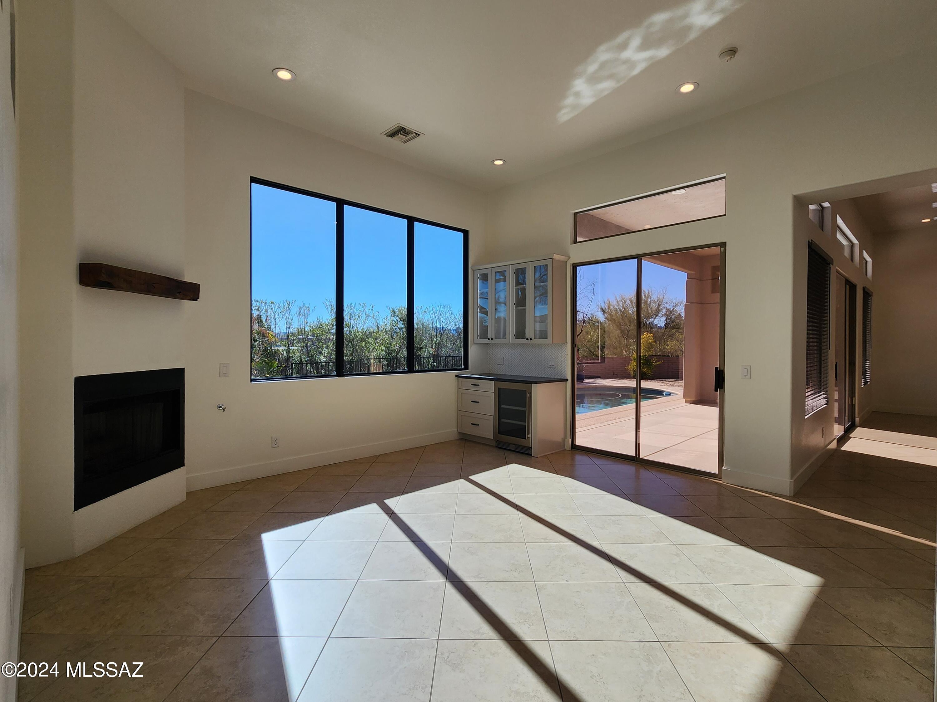 Montebella (1-42) - Residential Lease
