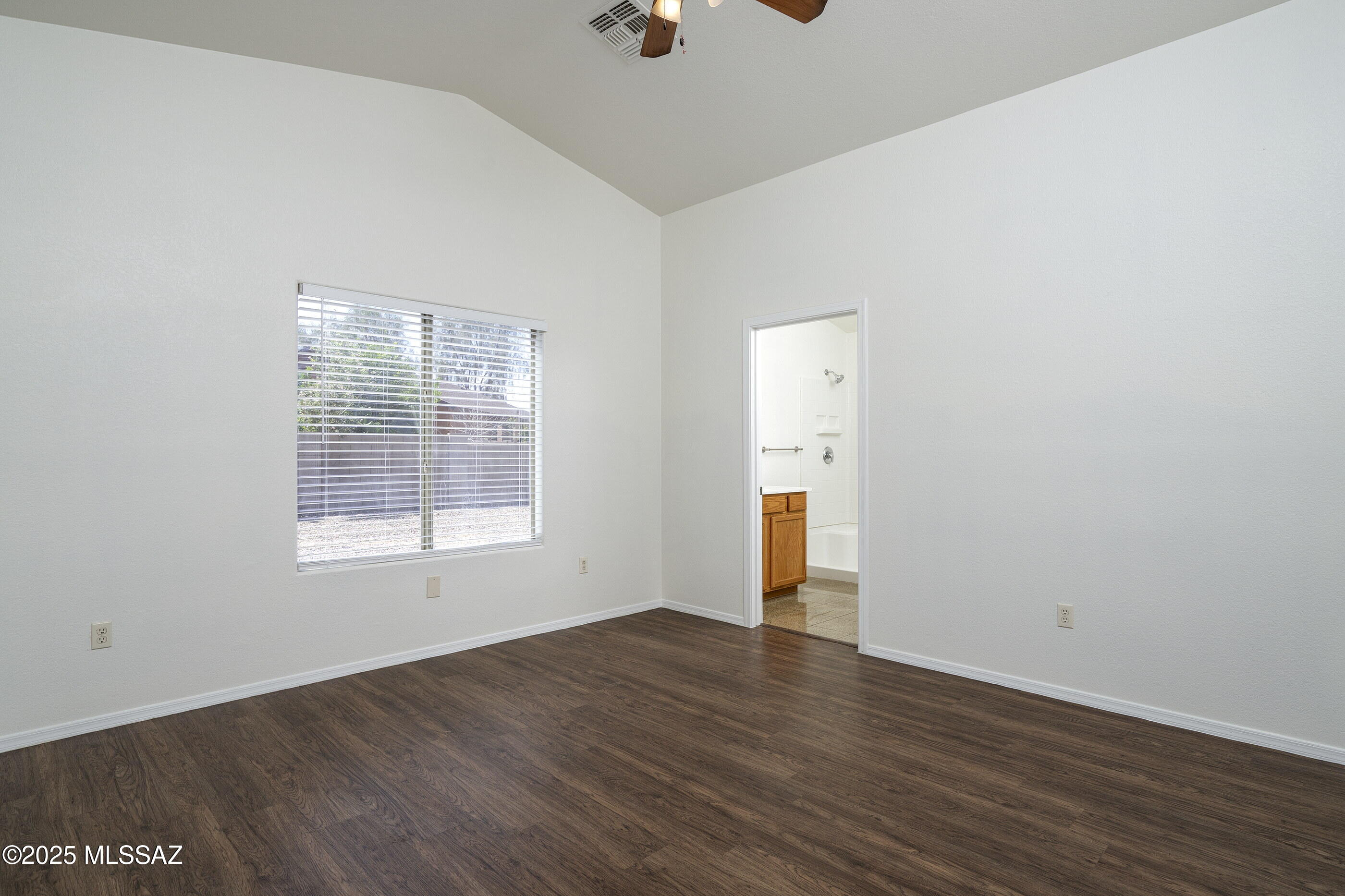 Tres Pueblos - Residential