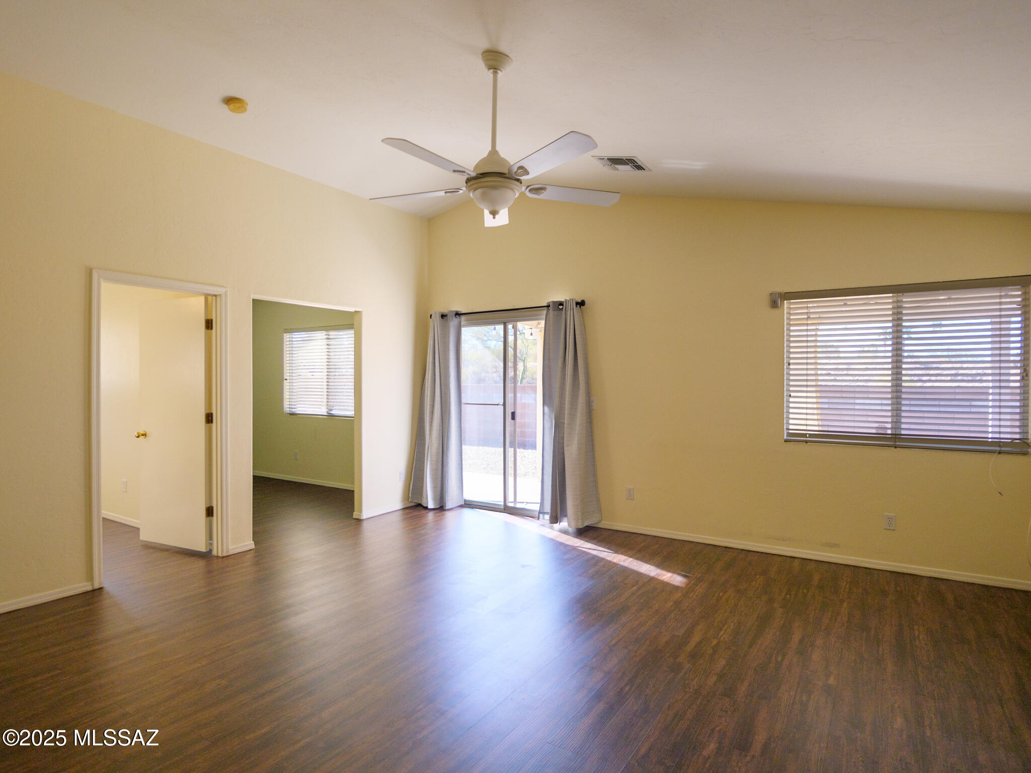 Mirabella (1-102) - Residential Lease