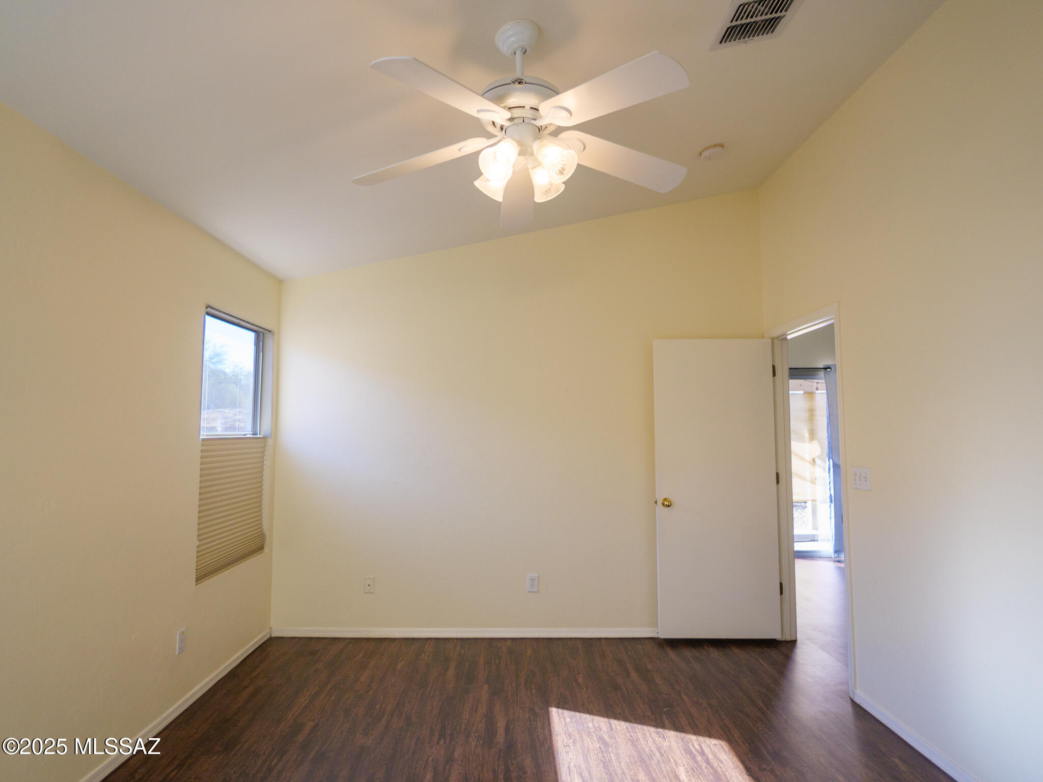 Mirabella (1-102) - Residential Lease