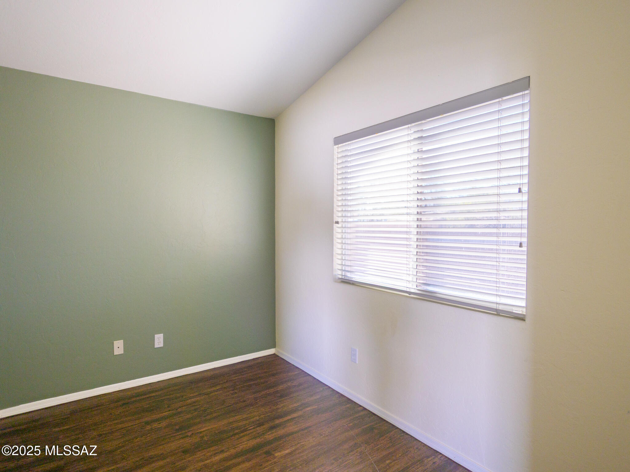 Mirabella (1-102) - Residential Lease