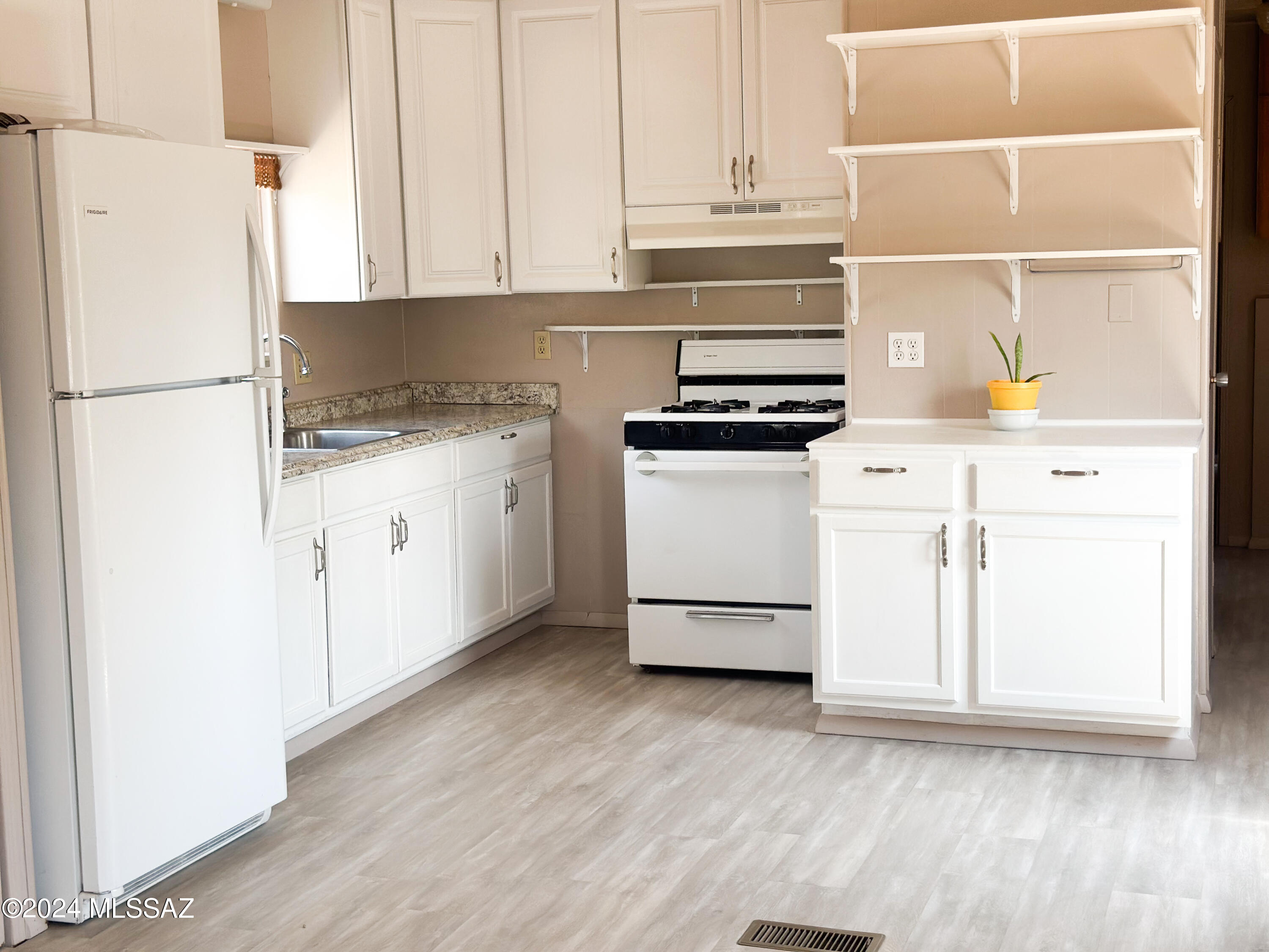 Mescal Lakes - Residential