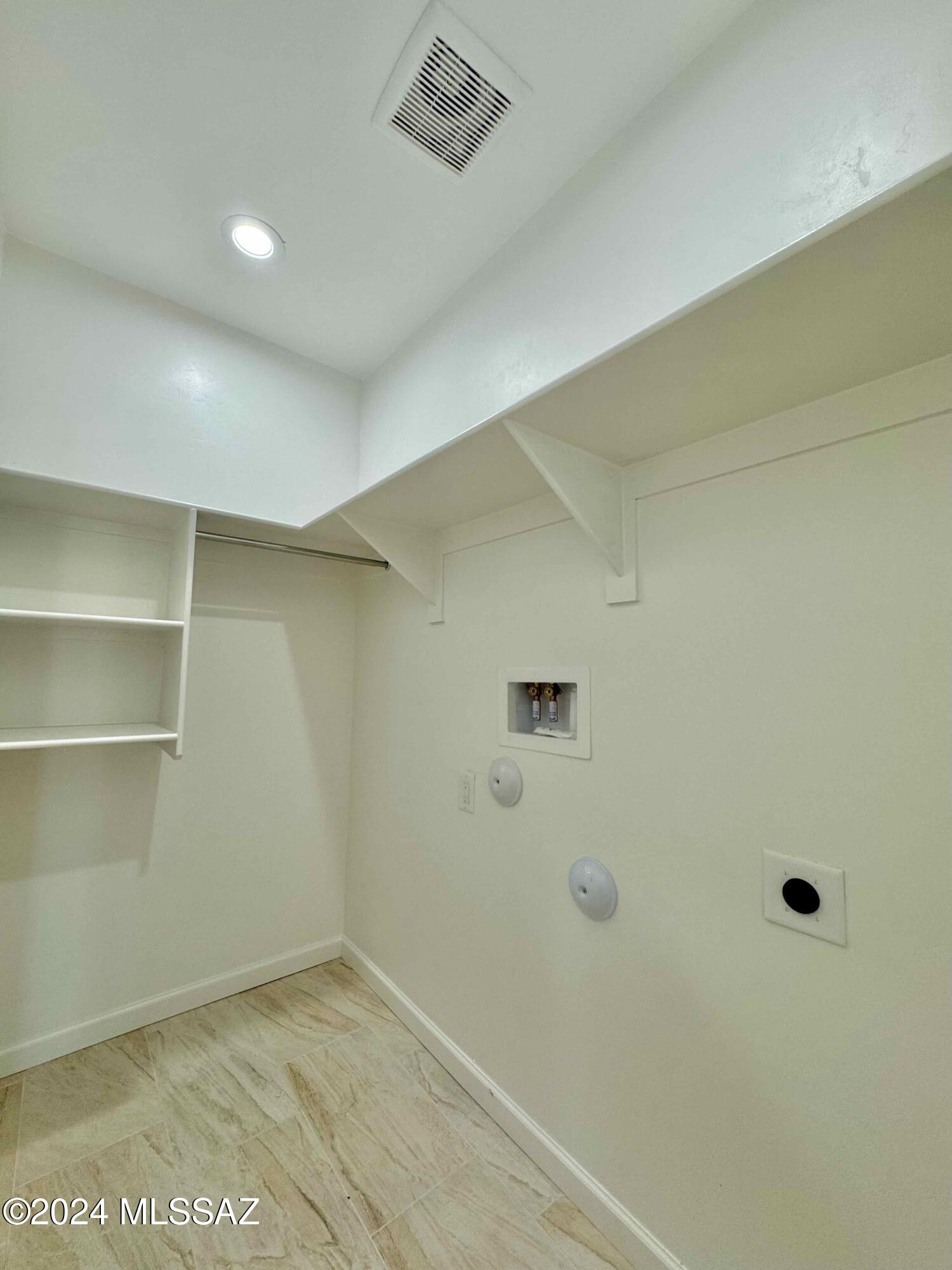 Kino Meadows (1-128) - Residential