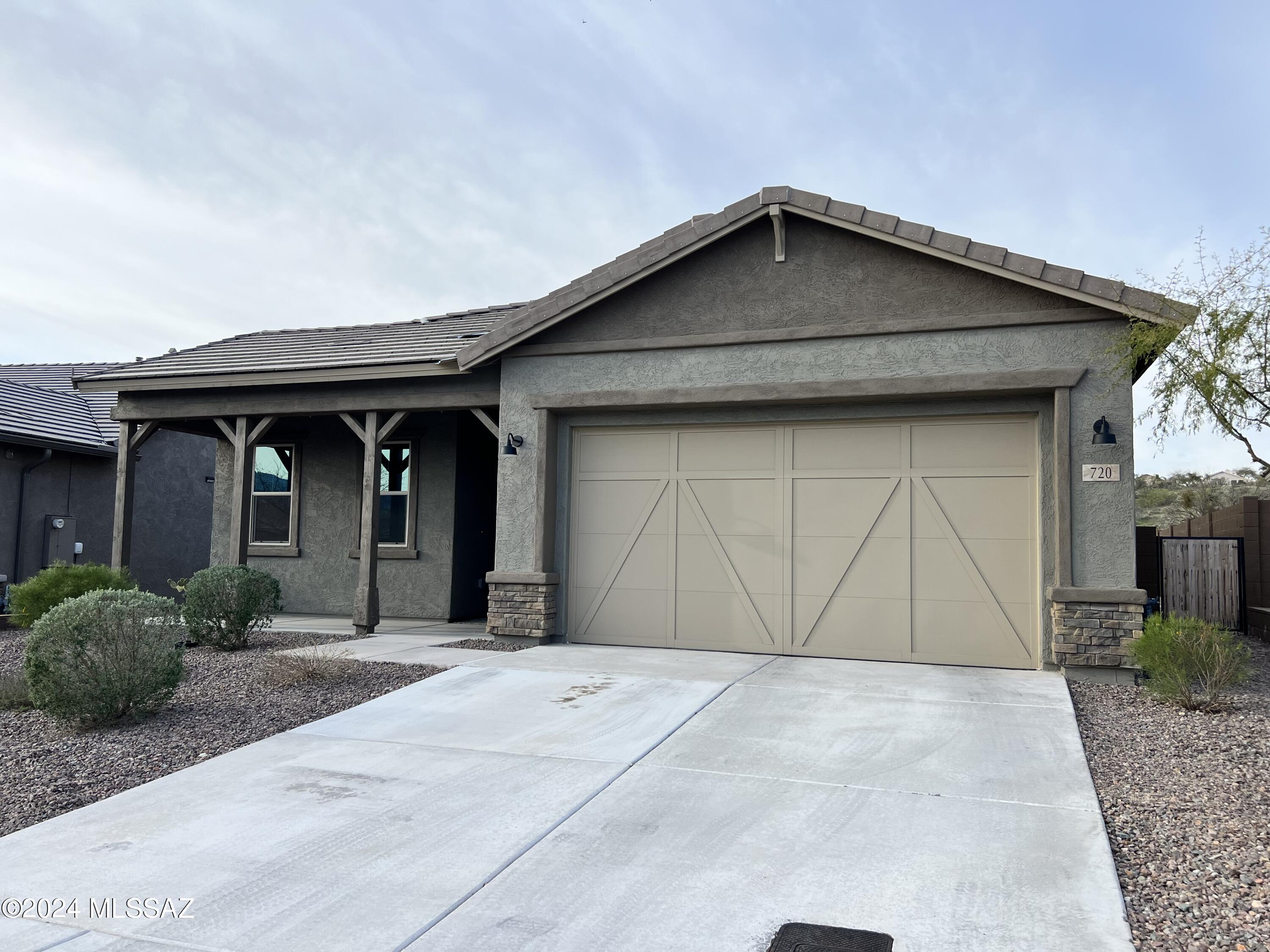 Beautiful 3bdr/2ba  w/Den home in Oro Valley! Spacious greatroom, kitchen features gas range, stainless steel appliances, pantry, granite counters, tons of cabinet space, island w/seating, and more!
Split bedroom floorplan, ceiling fans, backyard w/mountain views, two car garage.
Primary bedroom w/ensuite offers huge walk-in shower w/bench and dual vanity.
EMS REALTY REPRESENTS THE LANDLORD ONLY ON THIS LISTING