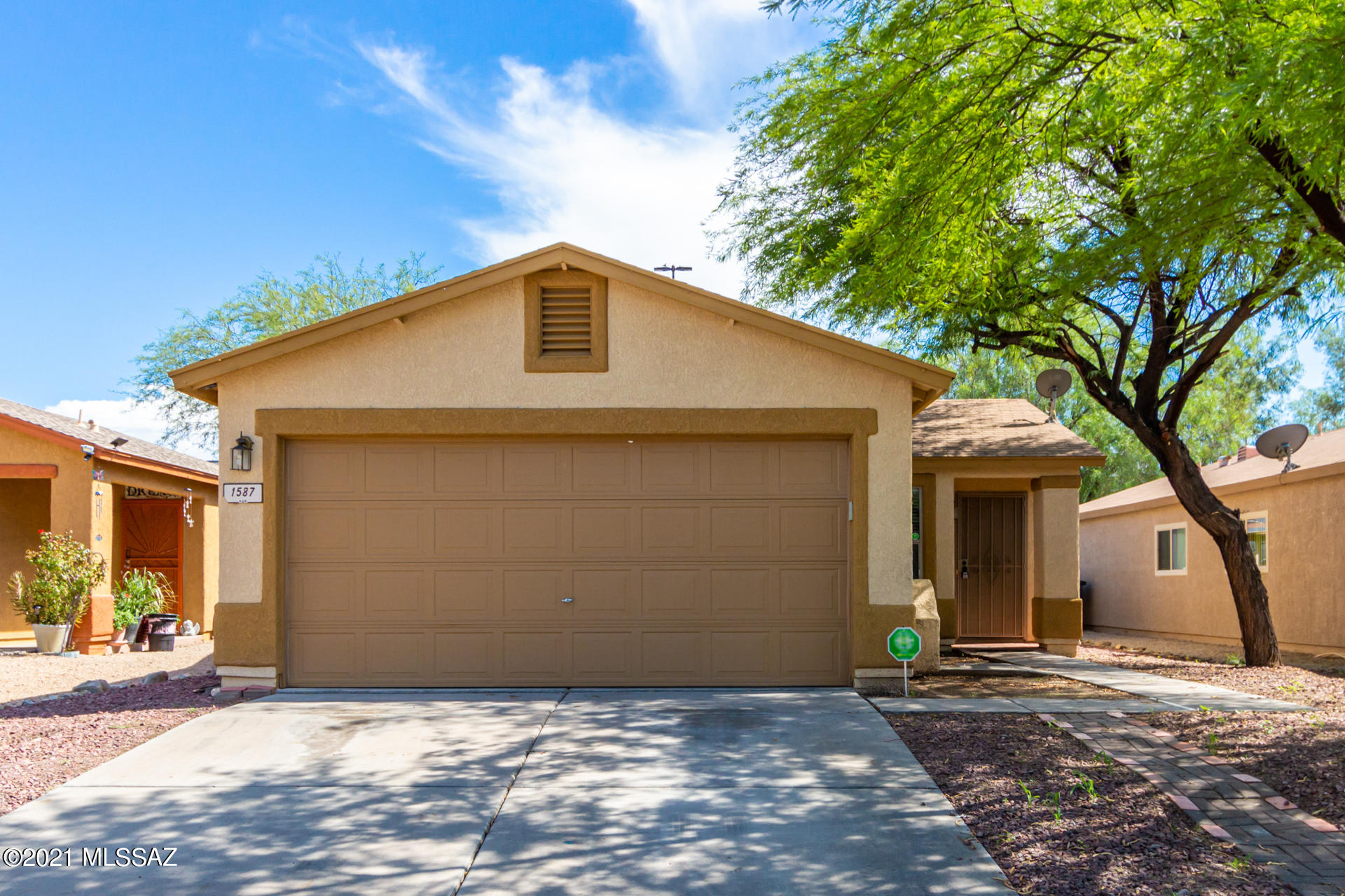 Super Great Deal!  Midvale 3 bed / 2 Bath for a great price!  Location Location Location!  Nearby Restaurants, Shops and I-10 Access.  This is a great starter home or a great investor rental opportunity!  New Granite in the kitchen, Fresh Paint, New Carpet, New Ceiling Fans and other updates.  Roof and Patio need to be replaced.  Seller will not be repairing/replacing any items.  AS-IS Sale.
