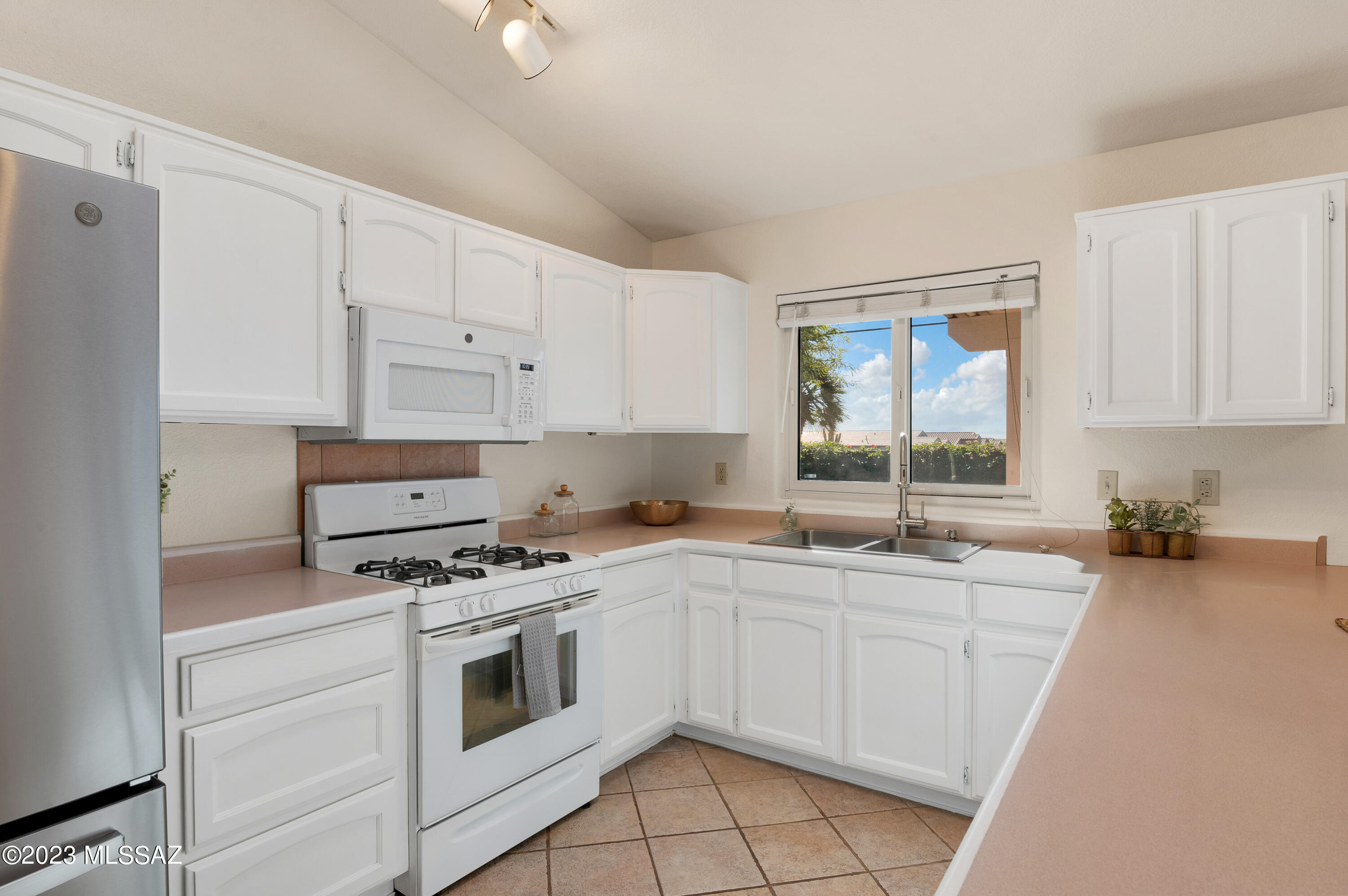 Linda Vista Terrace(1-102) - Residential