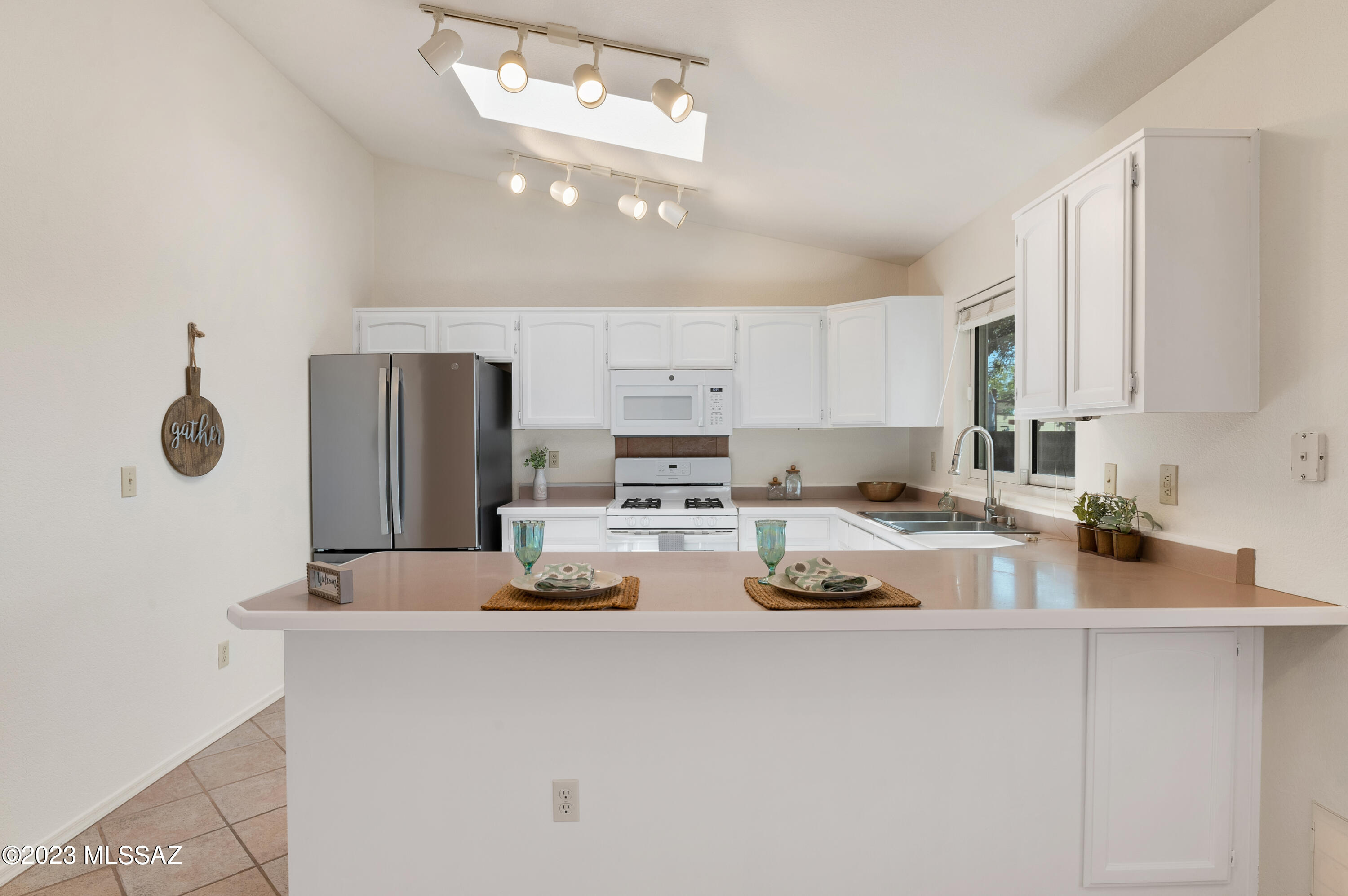 Linda Vista Terrace(1-102) - Residential
