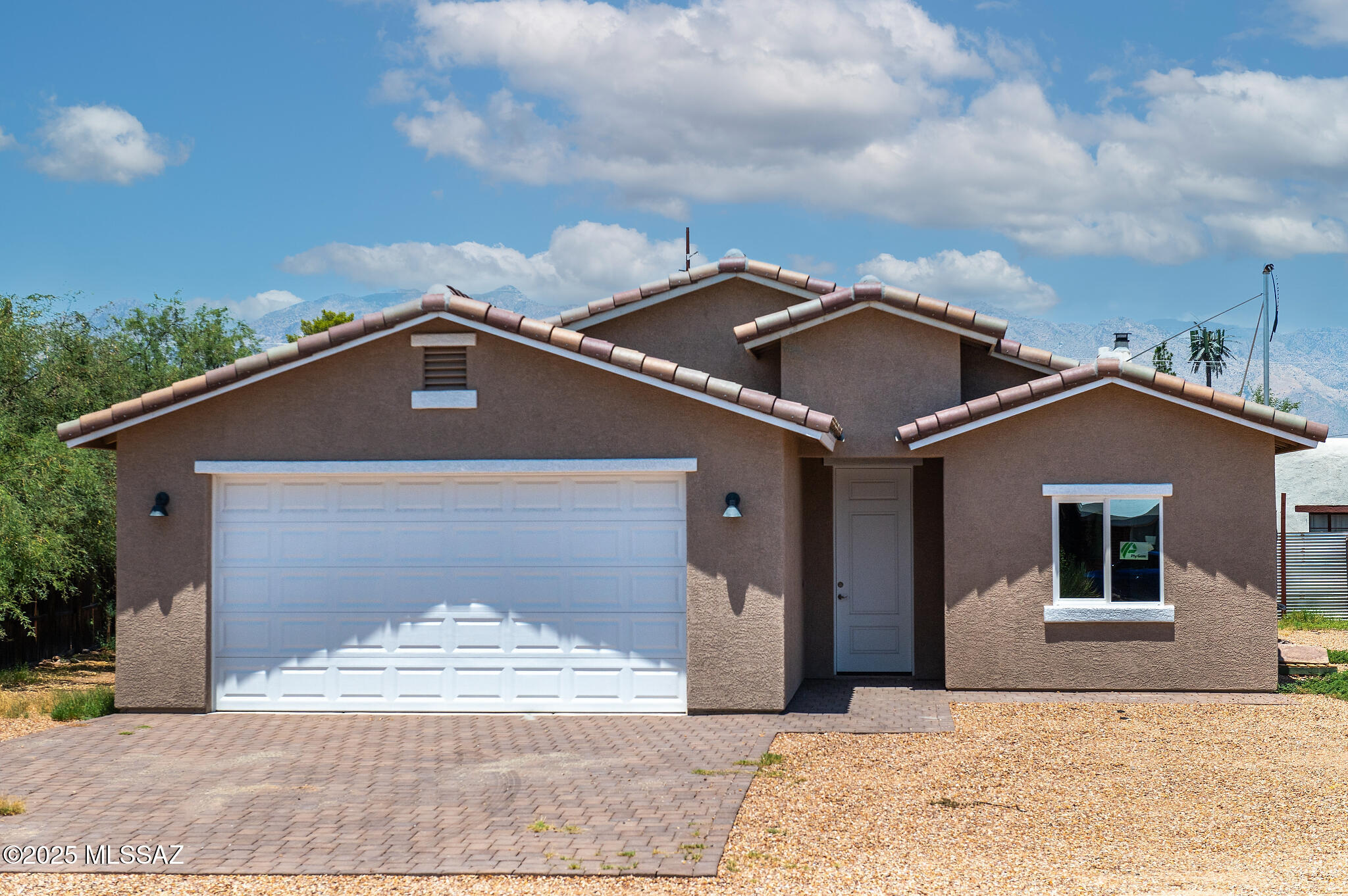 Beautiful New Construction Home , 4 Bedroom 2 Bath . This home will feature all new tile thru out, new stainless steel appliances and beautiful views. Close to west Campus Community College and  Close to I-10 for easy commuting as well as shopping around the corner. Listing Agent is related to seller.