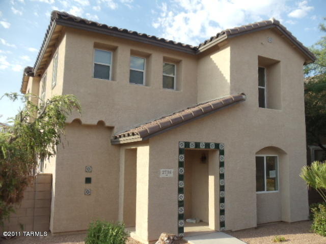 * rent is $1425 06/07/19 - 10/31/19. Rent will go up to $1550 starting 11/01/19*.

Walk to Ft. Lowell Park from this 4bdr/3ba home! Downstairs has bright/open greatroom, remodeled kitchen w/new appliances & countertops, bedroom/bath. Upstairs offers open loft area and three bedrooms and two baths. Fenced yard with extended patio and two car garage.
** OWNER WILL ONLY ALLOW ONE SMALL DOG**
DOES NOT APPLY TO ASSISTIVE ANIMALS
