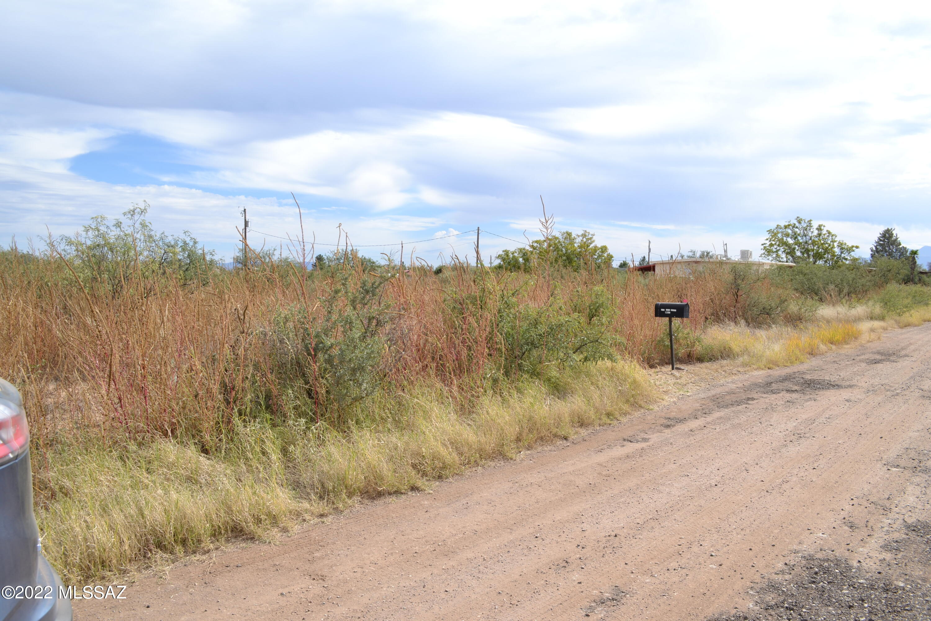 Get out of the city and set up home base on this 0.675 acre lot. Manufactured homes are allowed. No need to drill a well, this area is on Huachuca City Water. Beautiful view of the mountains! Close to Sierra Vista, Benson, and Tombstone.