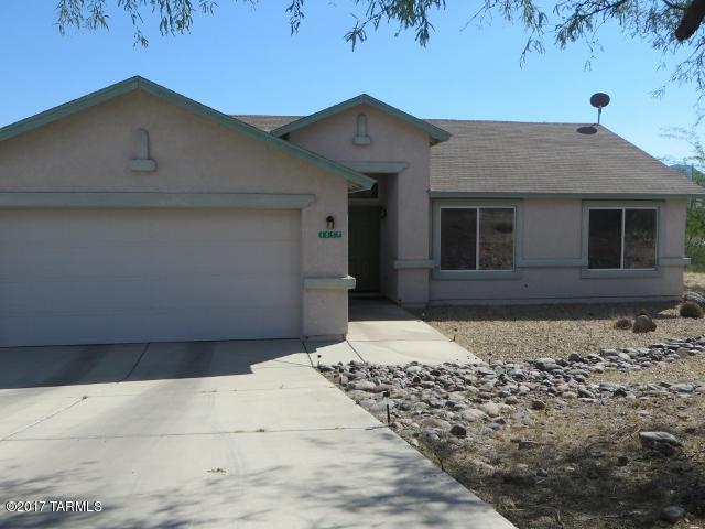 Clean, inviting and great views! A formal entry welcomes you into this comfortable home with vaulted ceilings, arches and ceiling fans with lights. The delighful kitchen has all appliances and the laundry rm comes with washer, dryer included. Currently a 2 bedroom plus den floor plan also easily converts to a 3 bedroom plan. Outside relax on the large expanded rear covered patio to appreciate the mountain and sunset views.