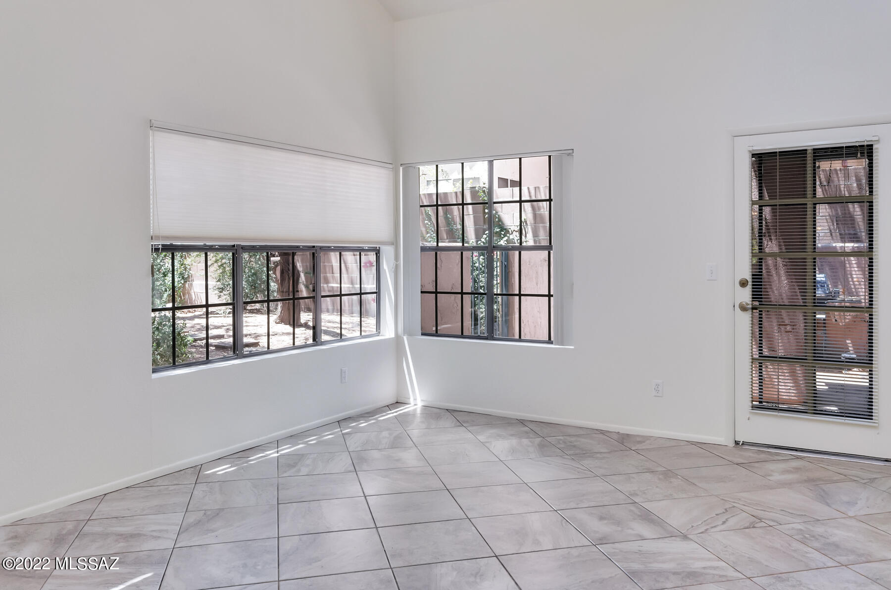 Ventana De Sabino North (1-127) - Residential