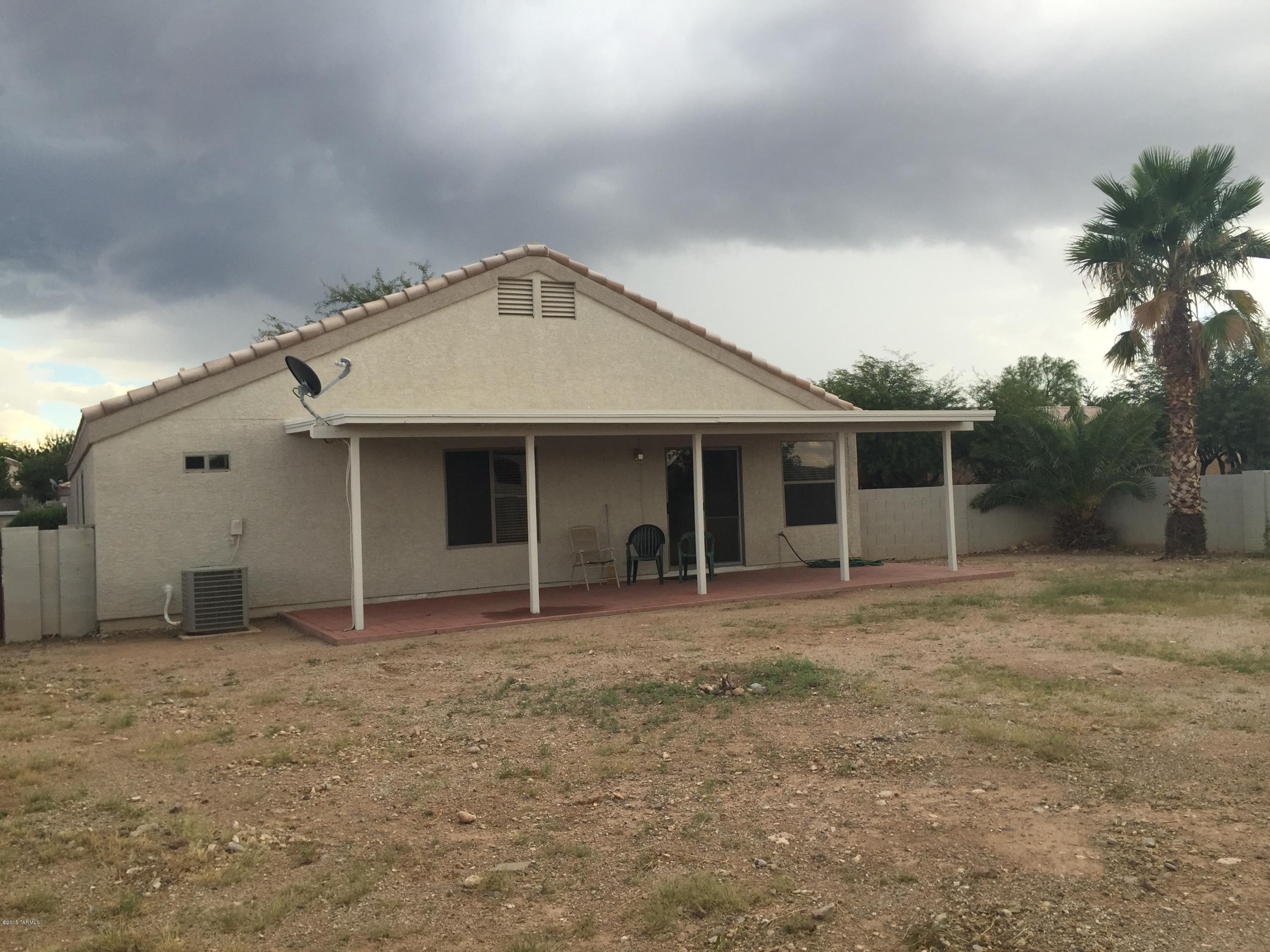 Hacienda Del Oro (1-78) - Residential Lease