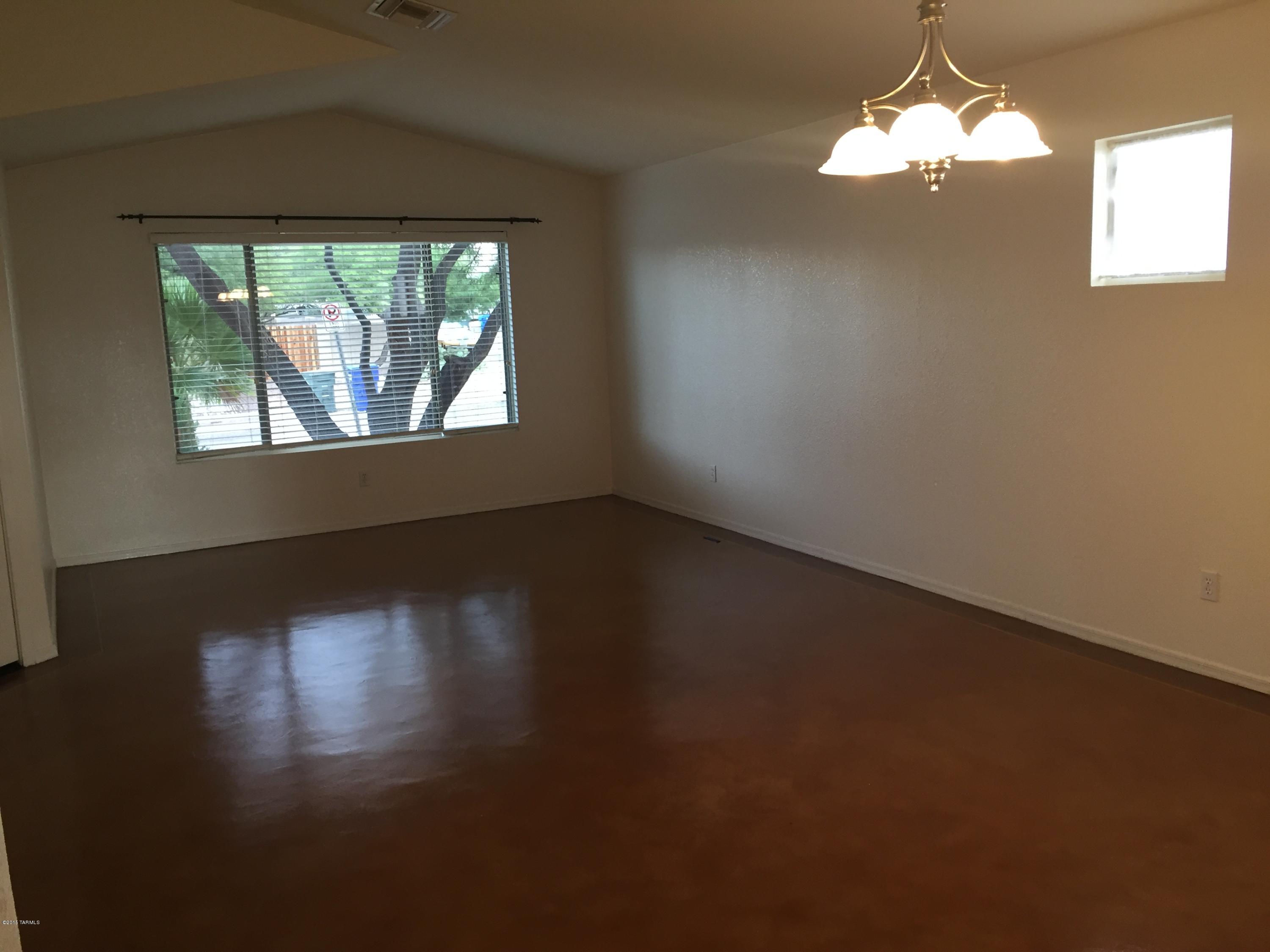 Hacienda Del Oro (1-78) - Residential Lease