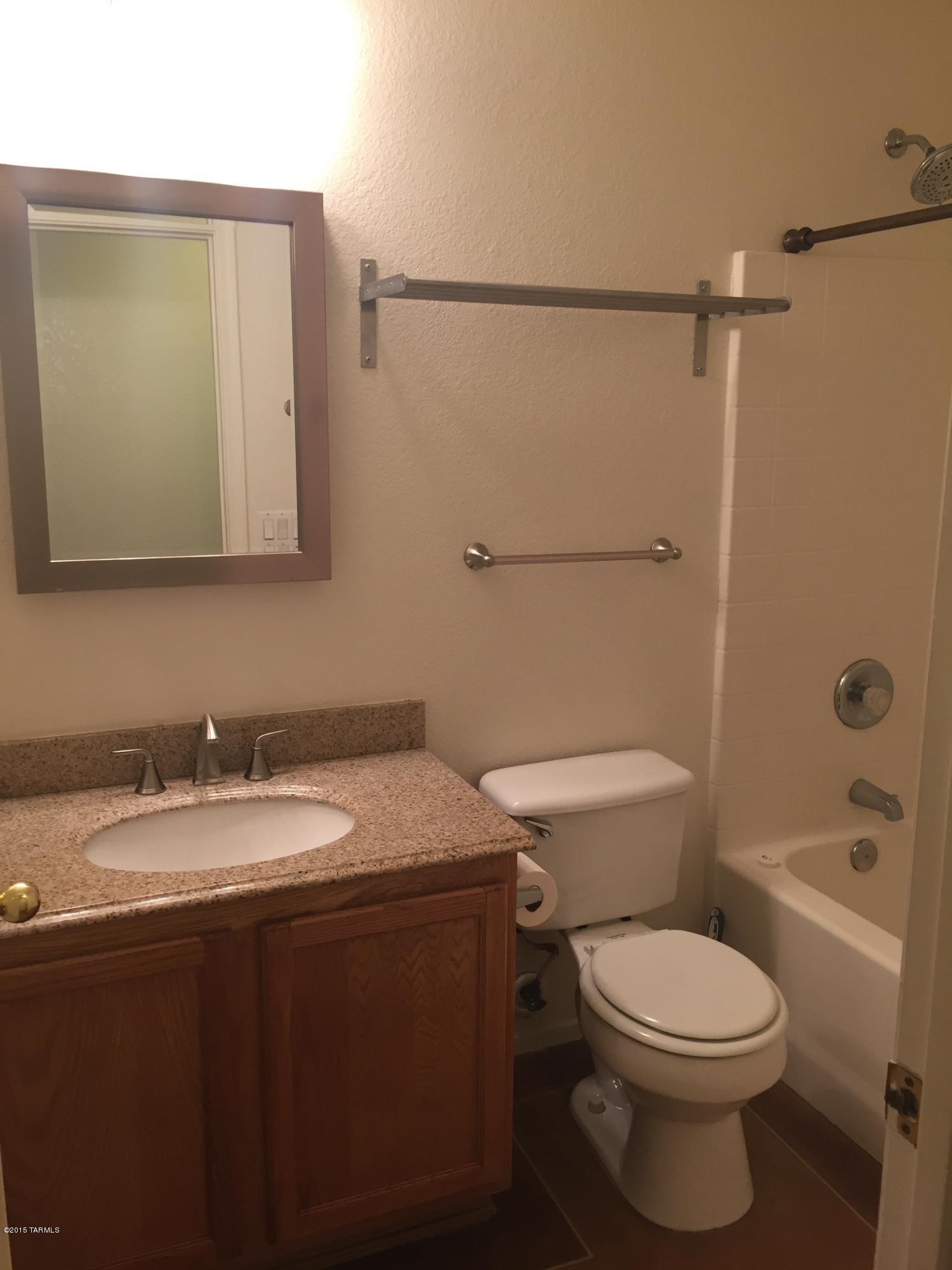 Hacienda Del Oro (1-78) - Residential Lease