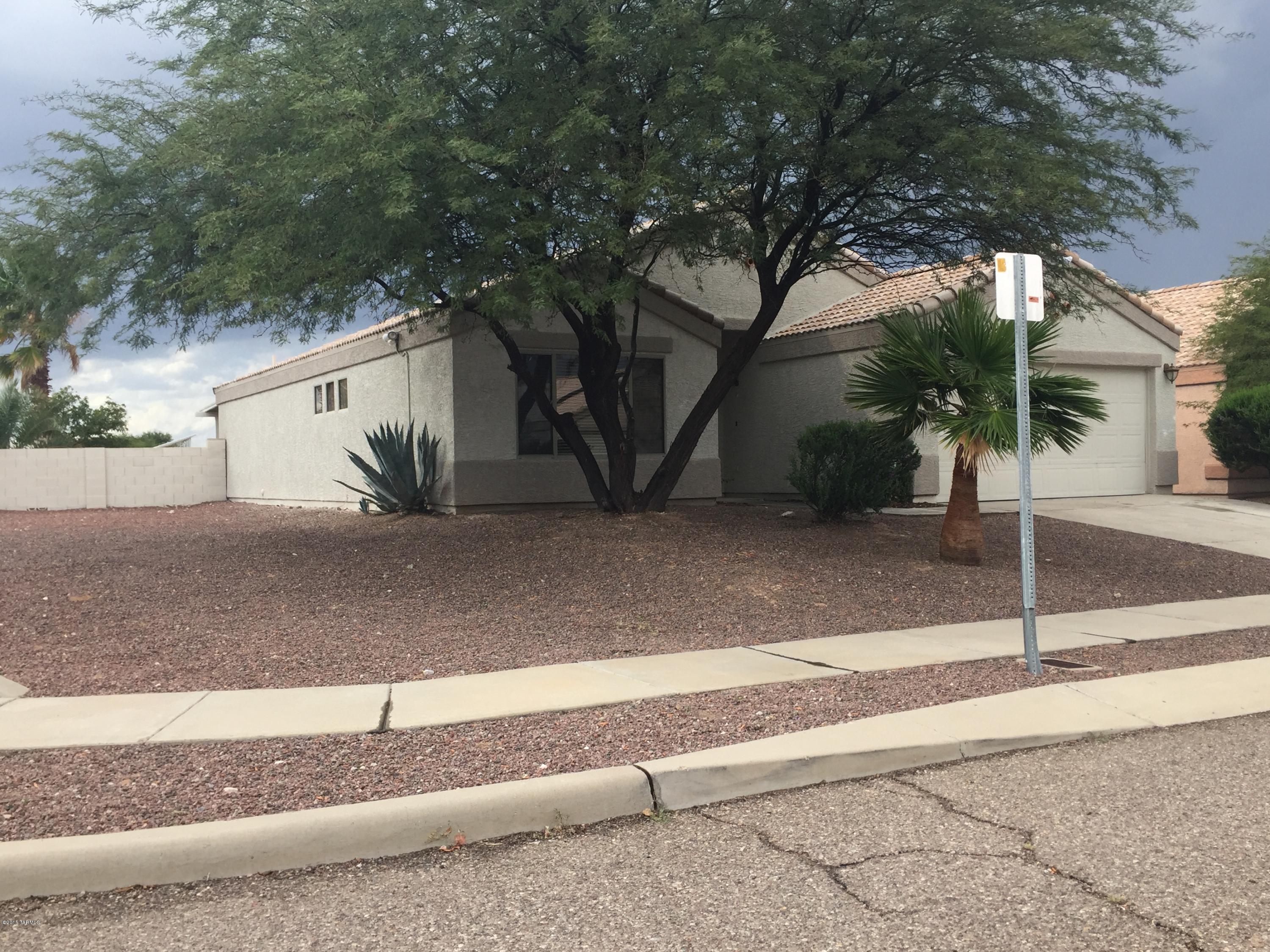 Hacienda Del Oro (1-78) - Residential Lease