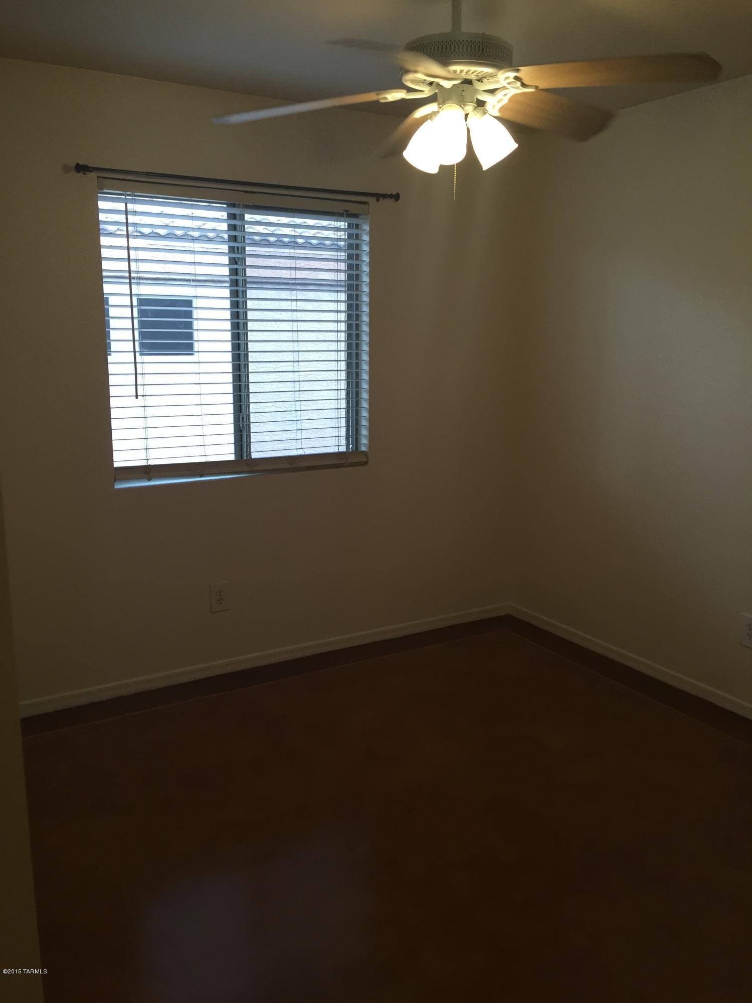 Hacienda Del Oro (1-78) - Residential Lease