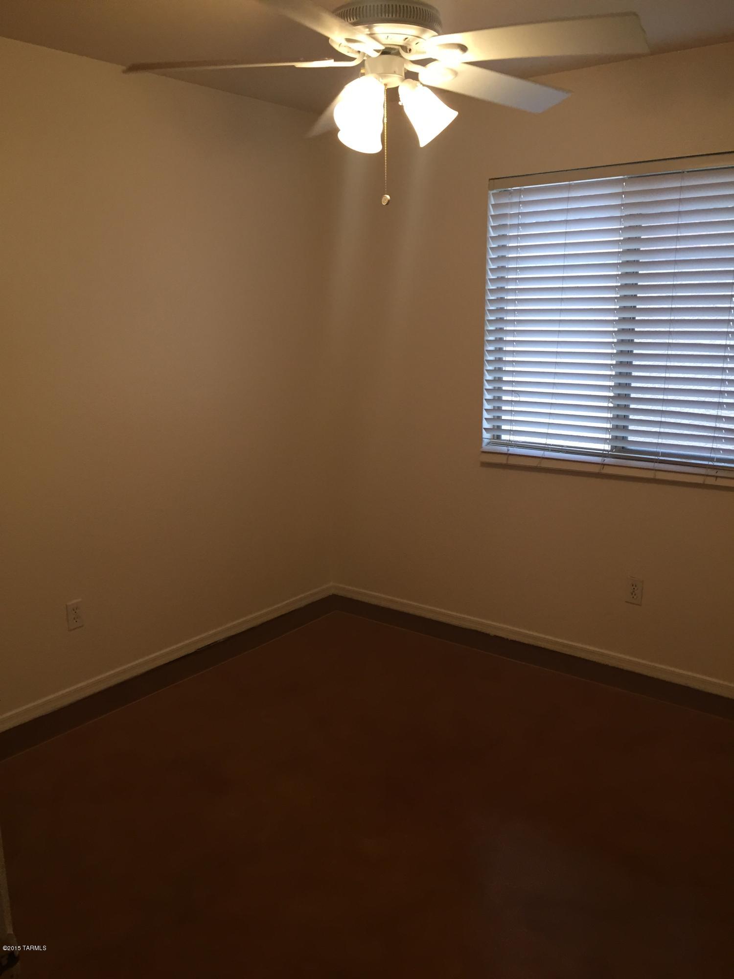 Hacienda Del Oro (1-78) - Residential Lease