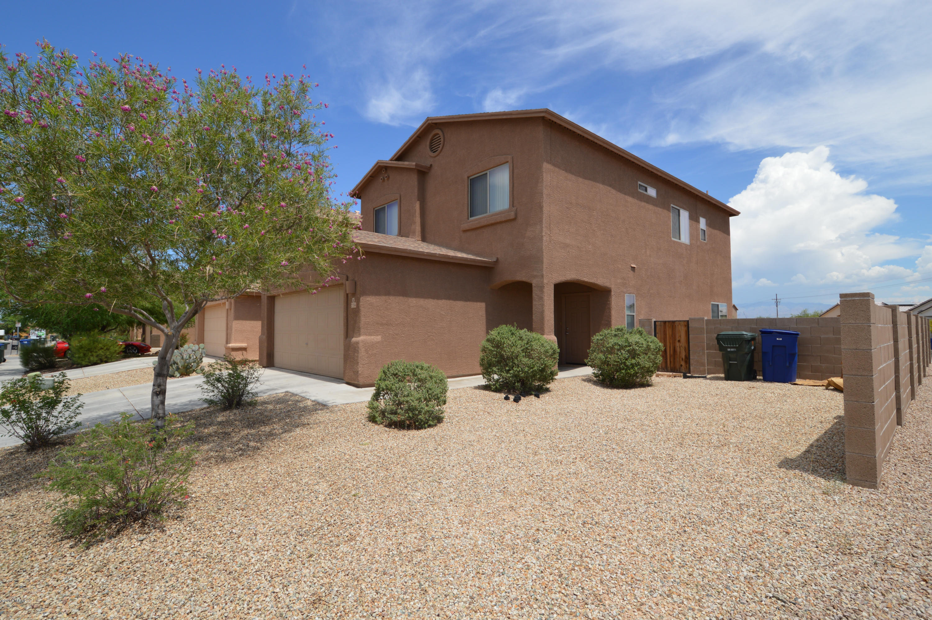 Great home in Tucson that has a lot to offer and is ready for move in! This home is a great family home with four spacious bedrooms and a study. The kitchen has beautiful counter tops, natural light, and comes with great appliances. Home is close to freeway which makes it easy to get around.