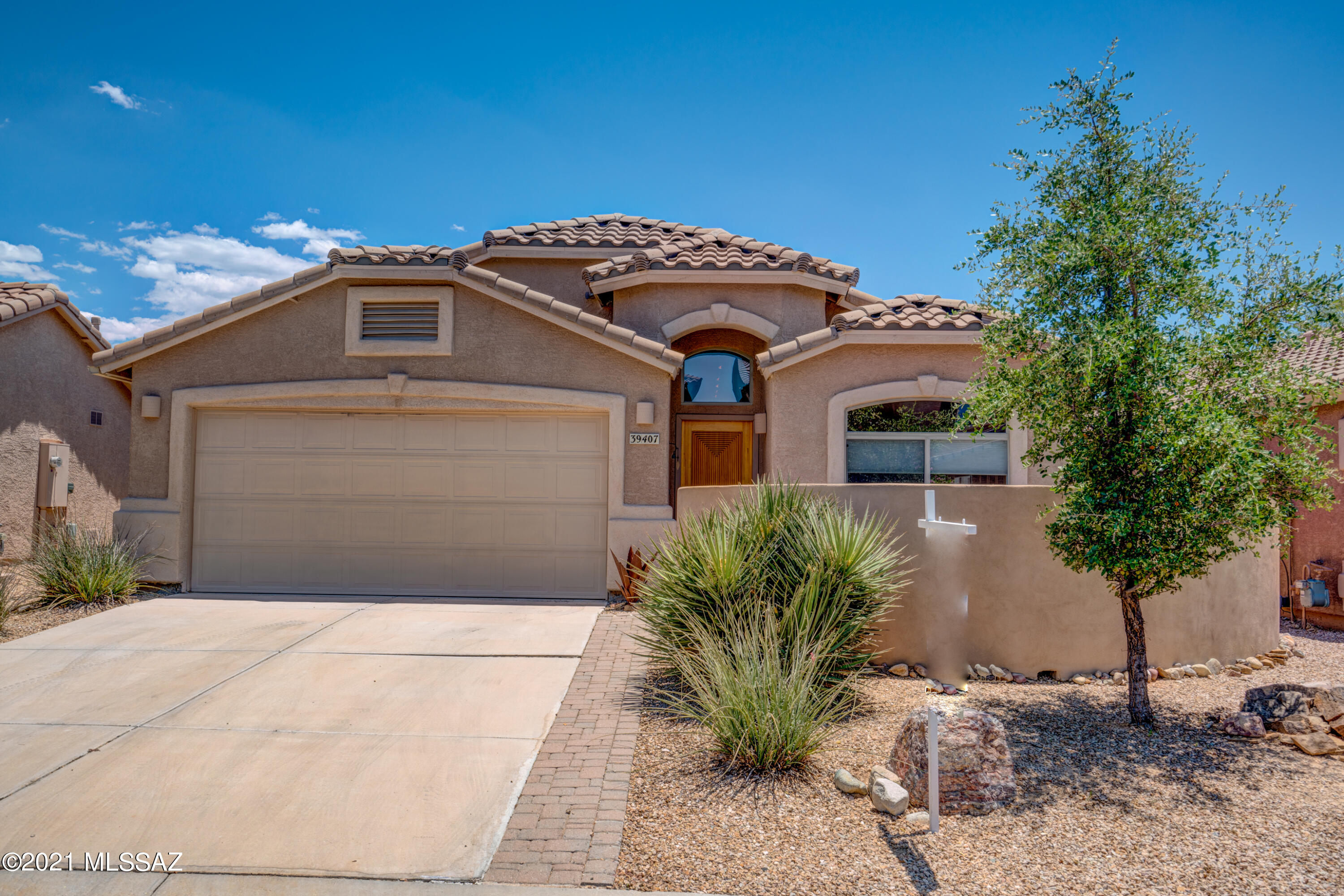 Original owner ''plan-1812'' w/pool & spa in a very quiet slice of Eagle Crest Ranch!!! A bright & open floor-plan opens w/an airy, separate living/dining room. The generous kitchen, w/functional island, bar seating & dining nook, opens to a great room w/cozy fireplace & direct access to the rear yard via an upgraded solid wood sliding glass door. A spacious master opens to a private master bath w/ample walk-in closet. Jack/Jill hall bathroom is central to guest bedrooms & visitors while entertaining. A large rear covered patio leads to a nicely appointed brick patio, established landscape & a private & tranquil retreat. And a refreshing pebble-tec pool & spa will be sure to please on those HOT summer days. Tucked back in a very quiet area w/very little through traffic – quite a hidden g