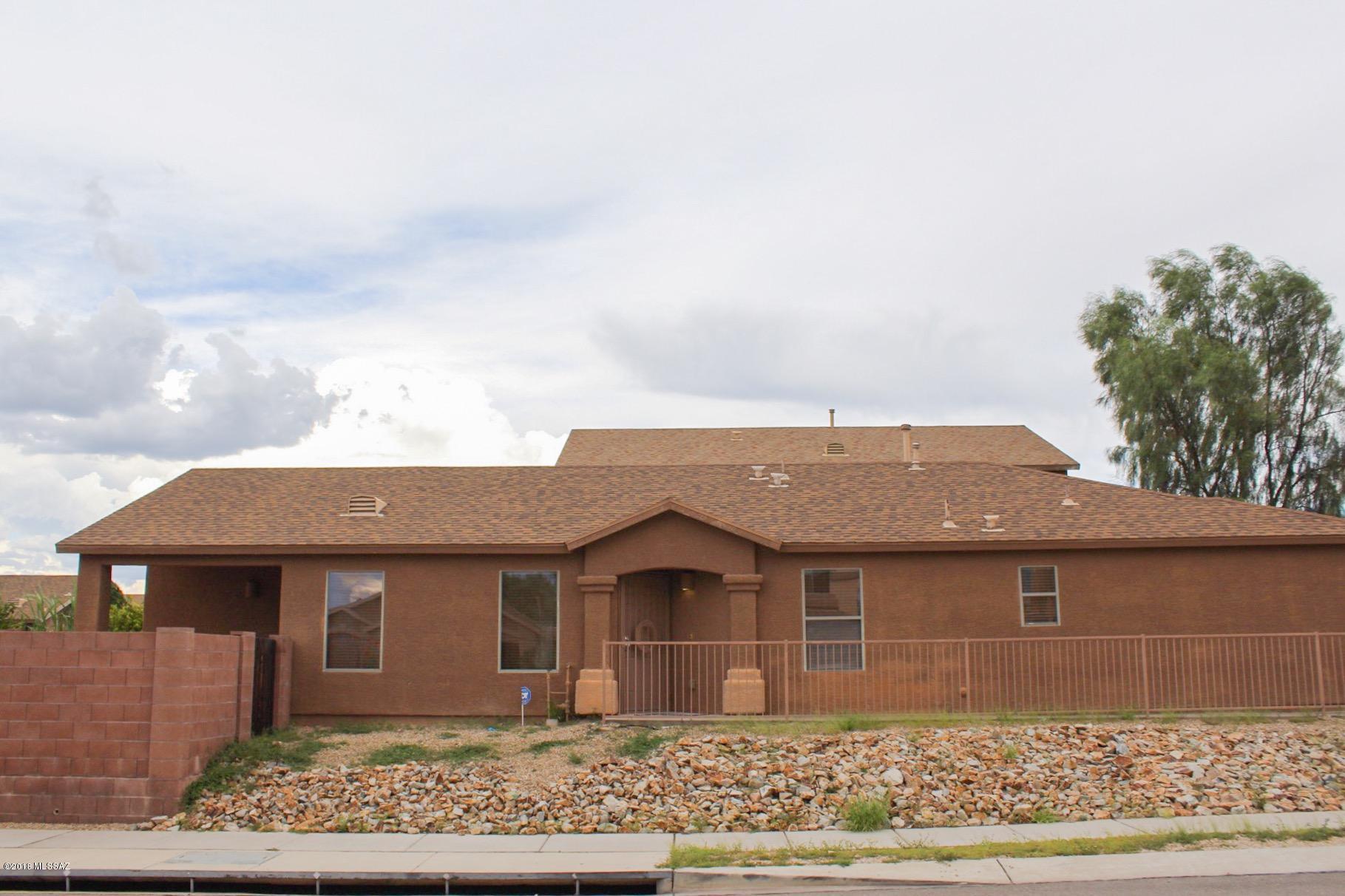 Great Location 3 bedroom 2 bathroom 1,445 square feet house. Vail School District! Split floor plan! Must See!